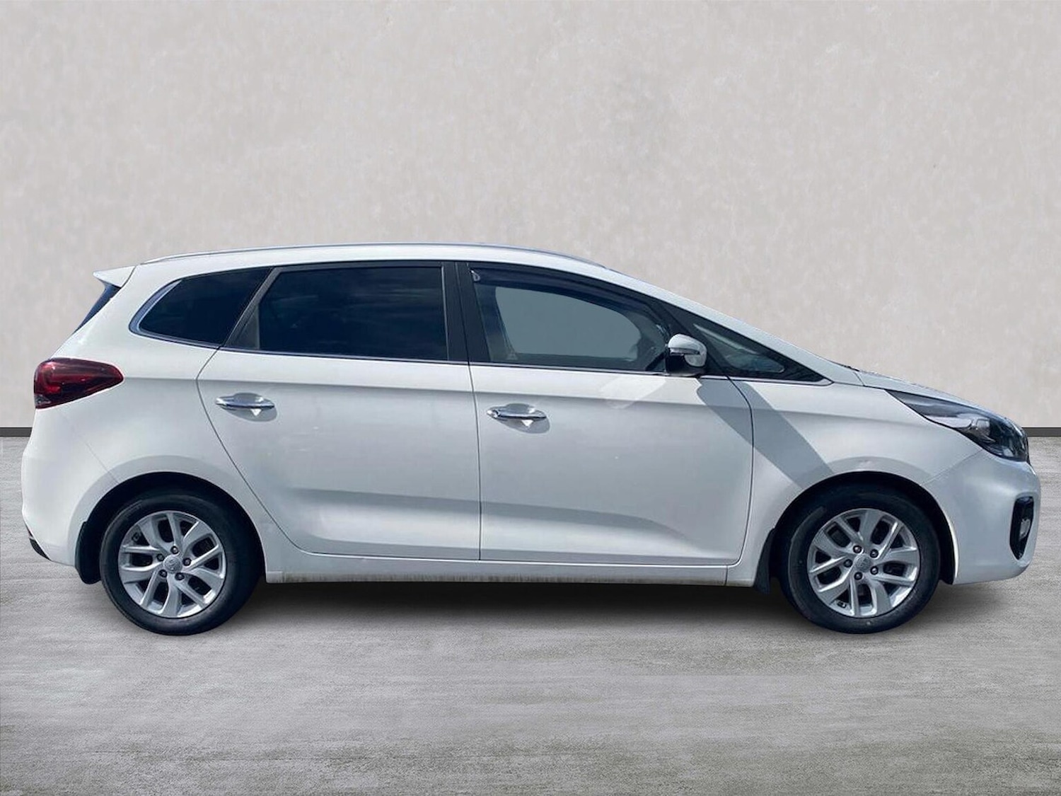 Used Kia Carens 2017 for sale - 78183059: Photo 5