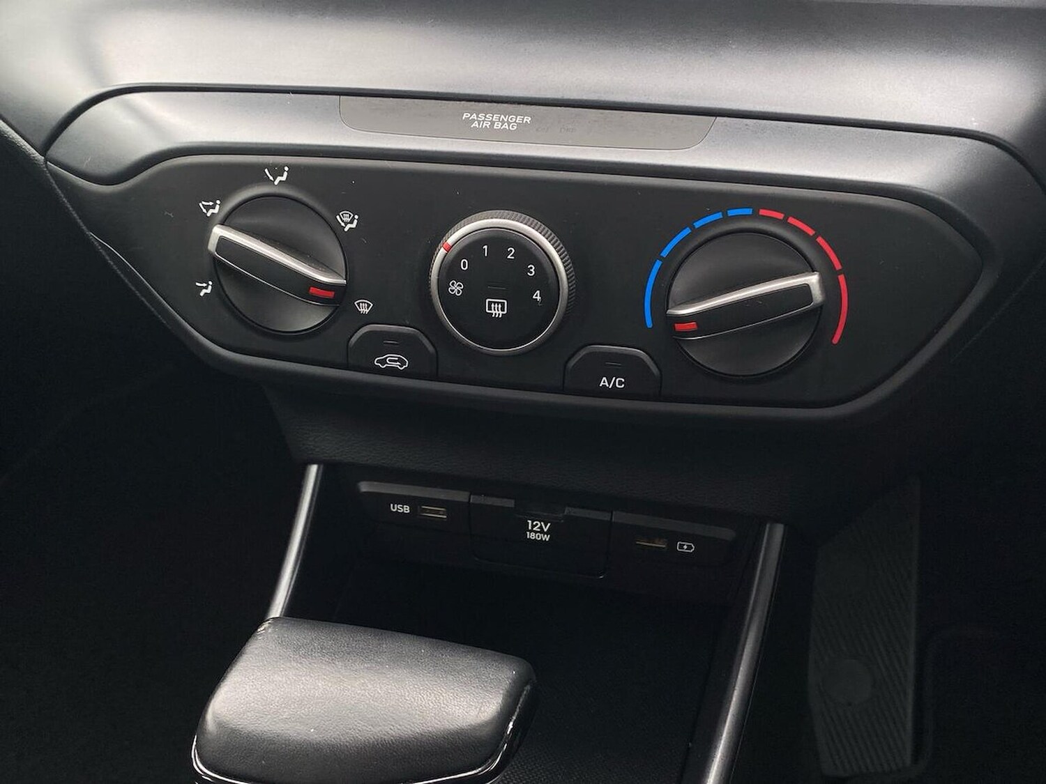 Used Hyundai i20 2023 for sale - 76305382: Photo 12