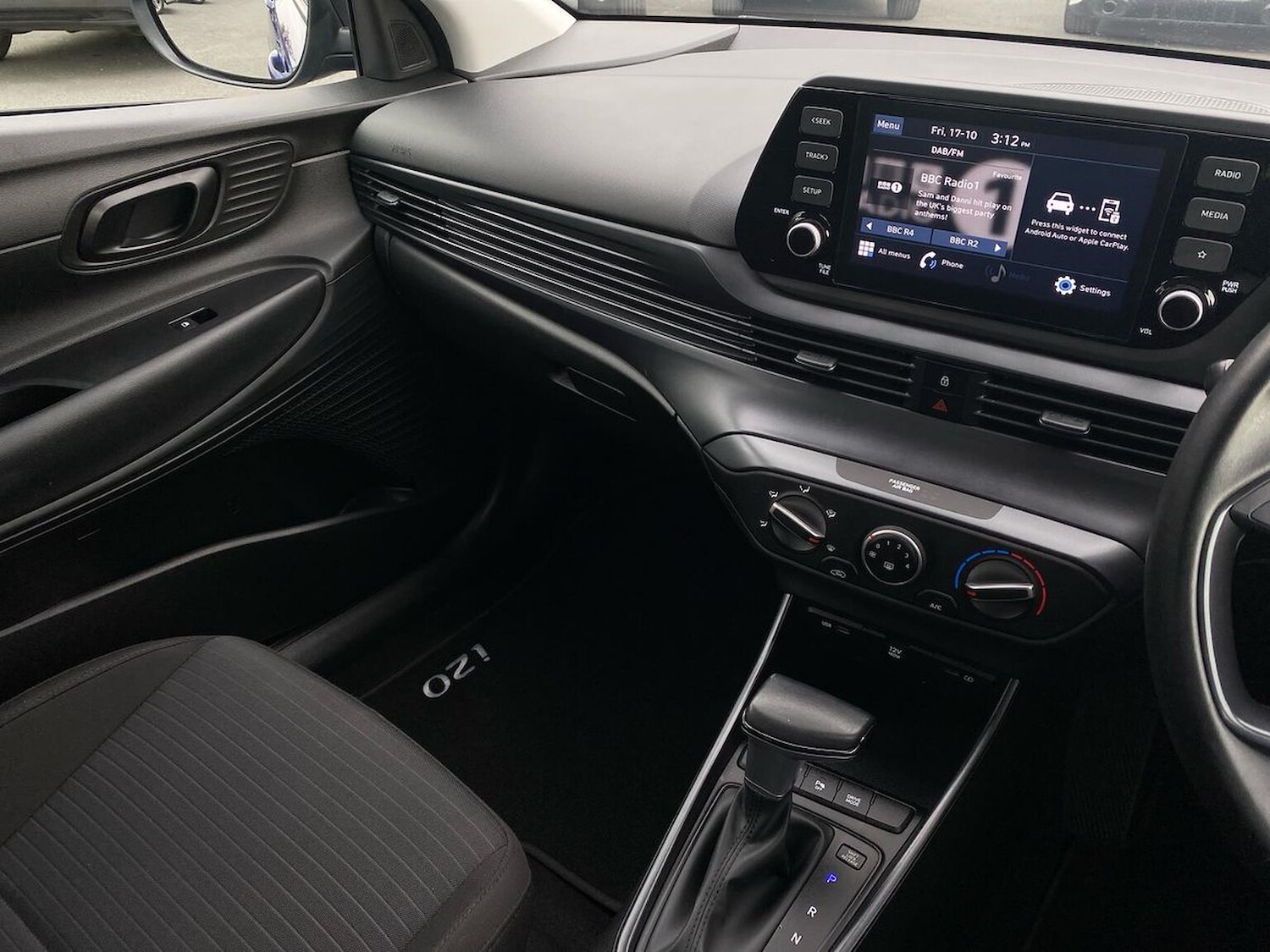 Used Hyundai i20 2023 for sale - 76305382: Photo 13