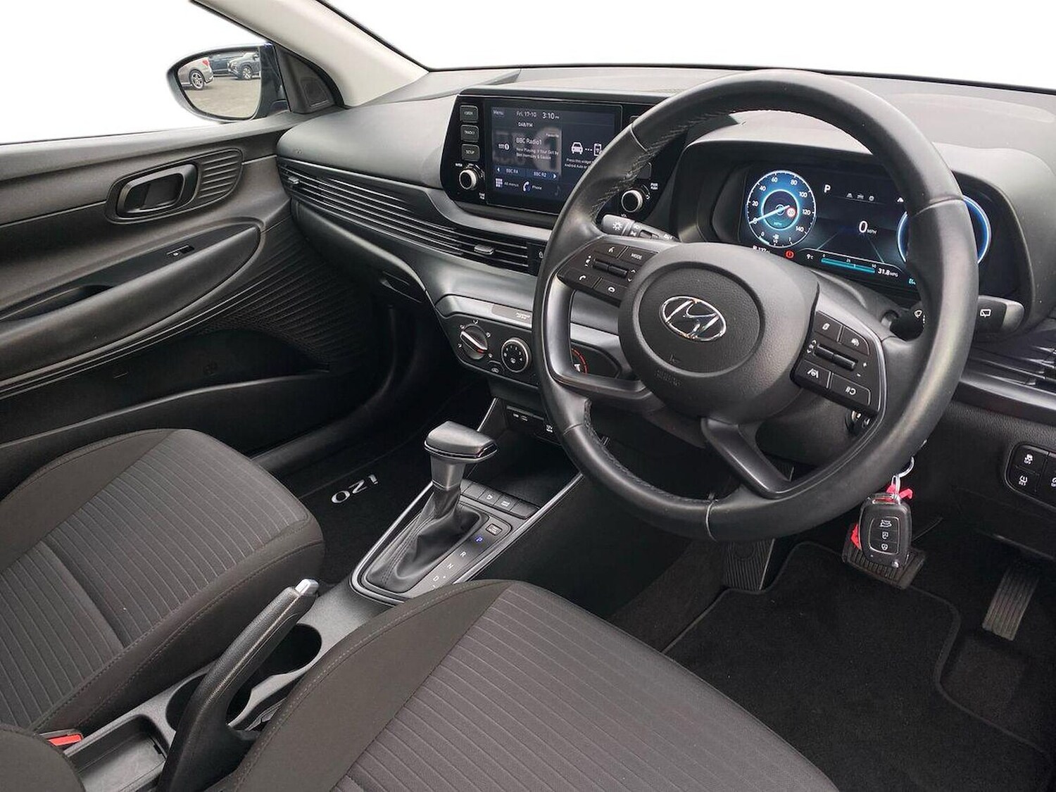 Used Hyundai i20 2023 for sale - 76305382: Photo 15