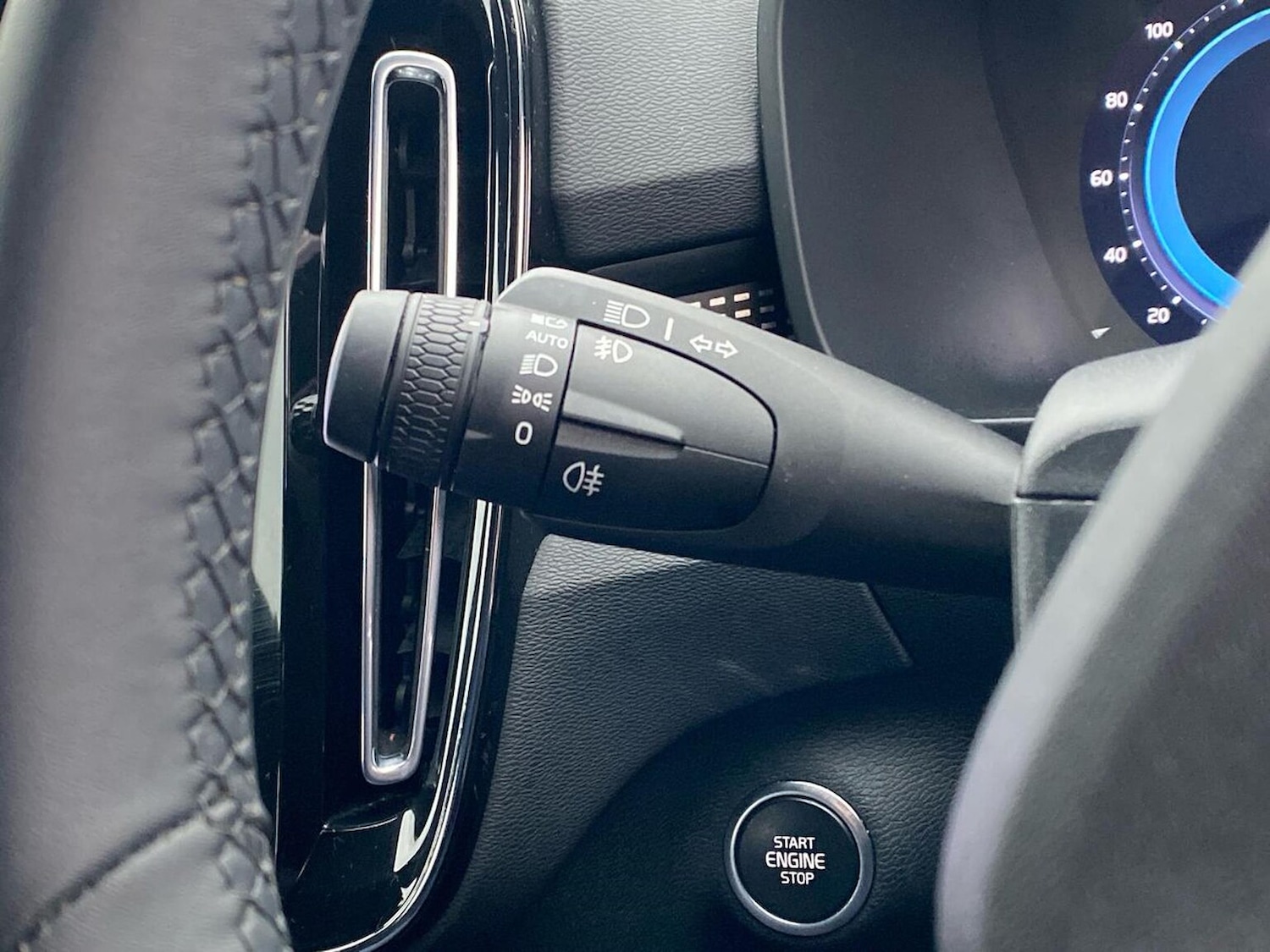 Used Volvo XC40 2024 for sale - 77488136: Photo 29