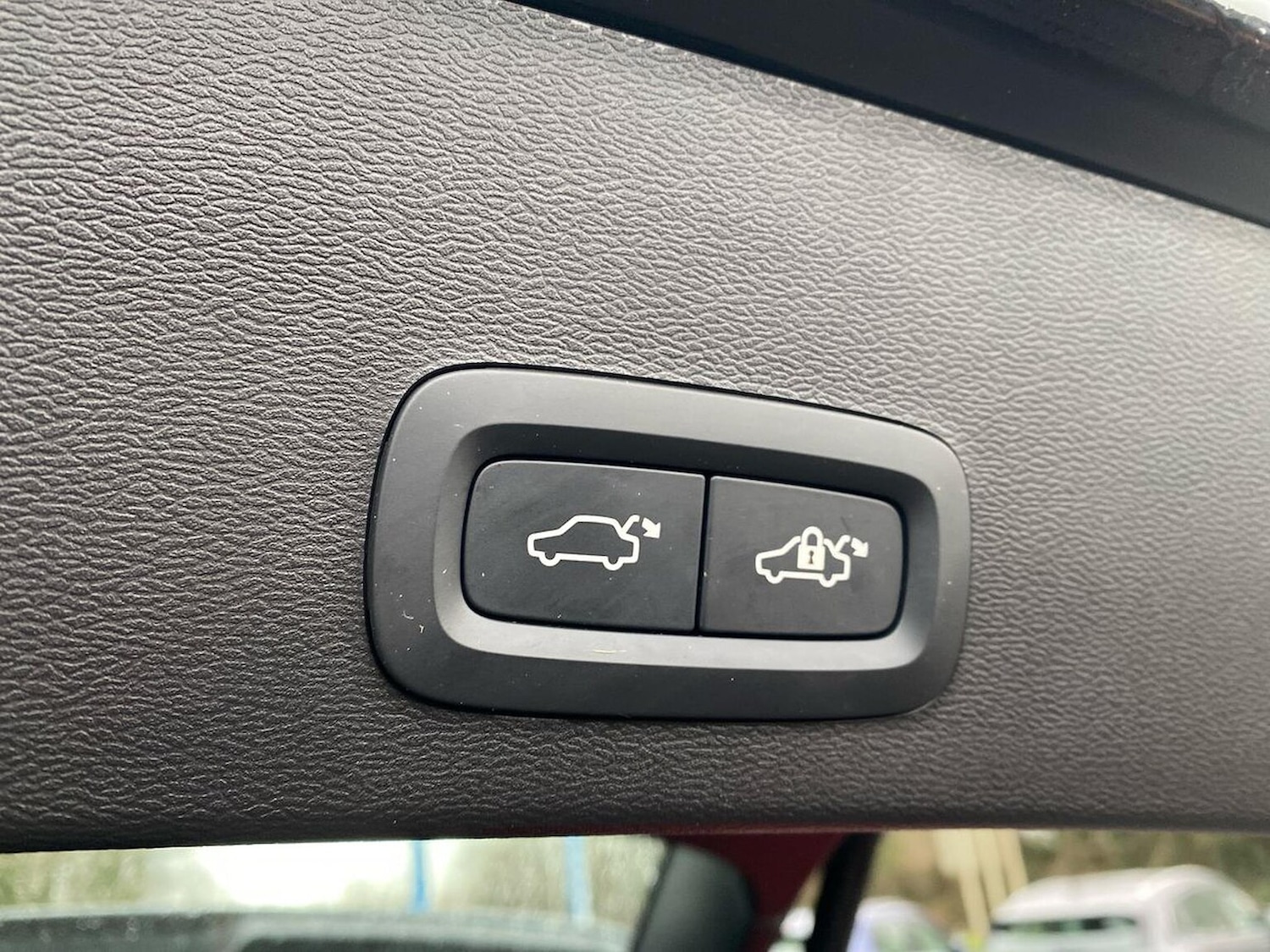 Used Volvo XC40 2024 for sale - 77488136: Photo 33