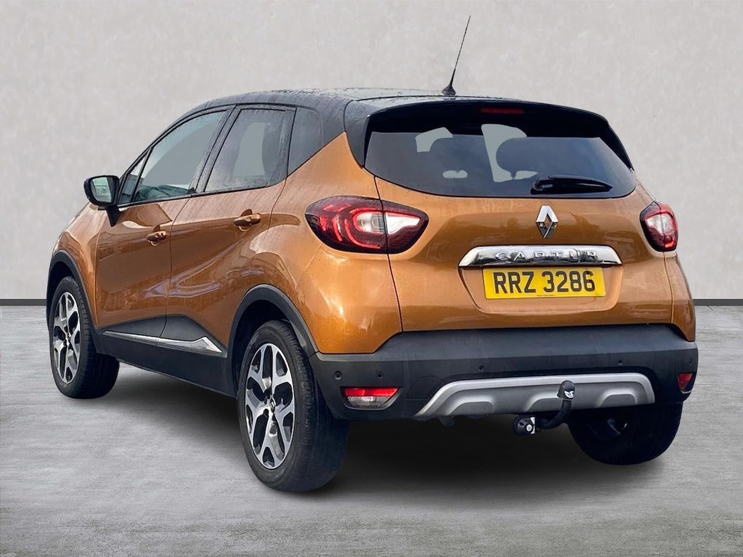 Used Renault Captur 2020 for sale - 76594653: Photo 2