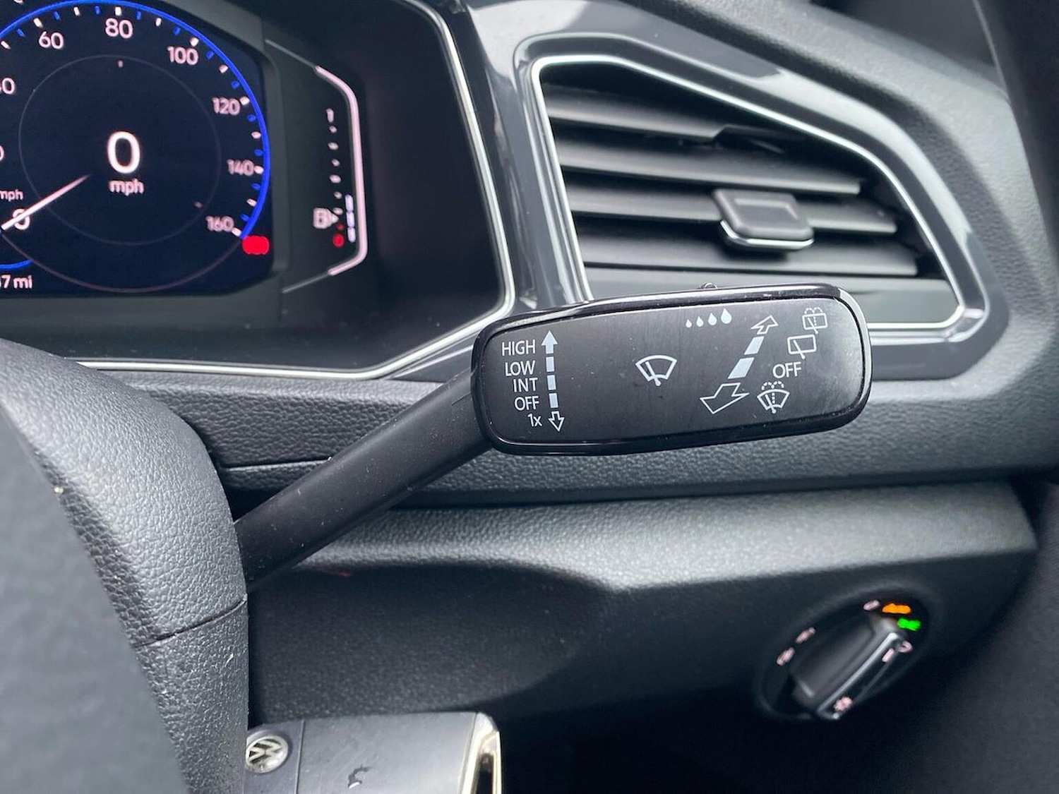 Used Volkswagen T-Roc 2020 for sale - 77024248: Photo 28