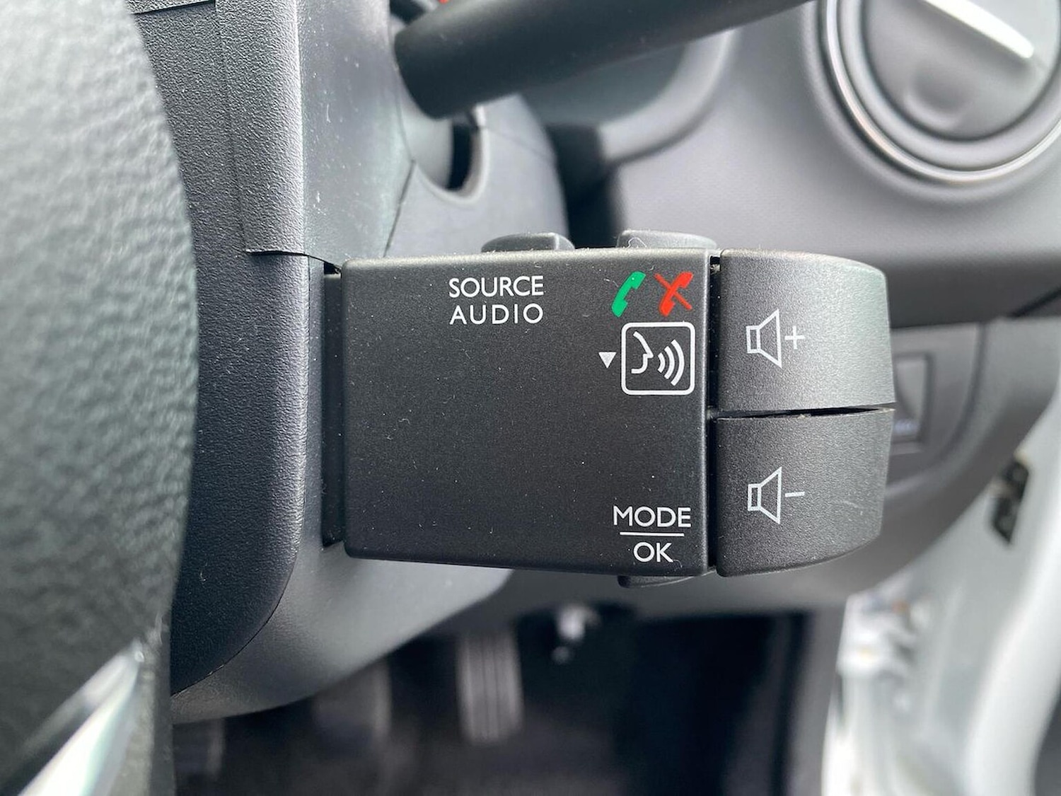 Used Dacia Sandero Stepway 2020 for sale - 77012386: Photo 25