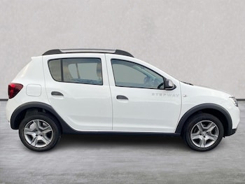 Used Dacia Sandero Stepway 2020 for sale - 77012386: Photo
