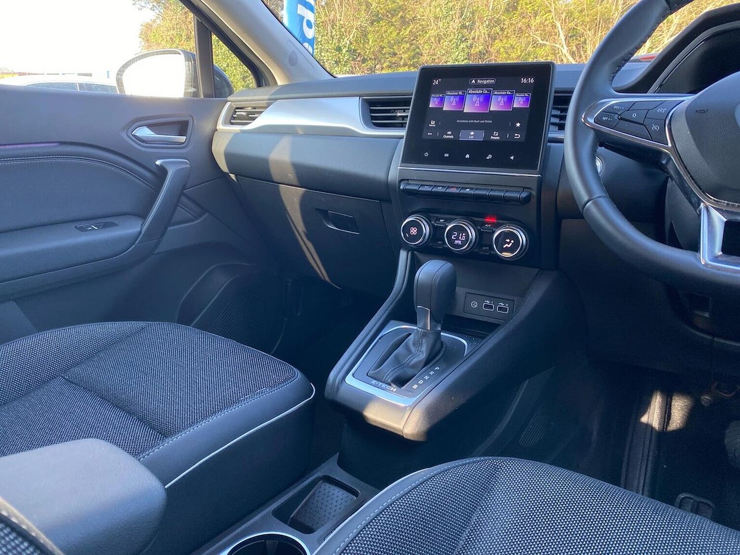 Used Renault Captur 2023 for sale - 78193564: Photo 15