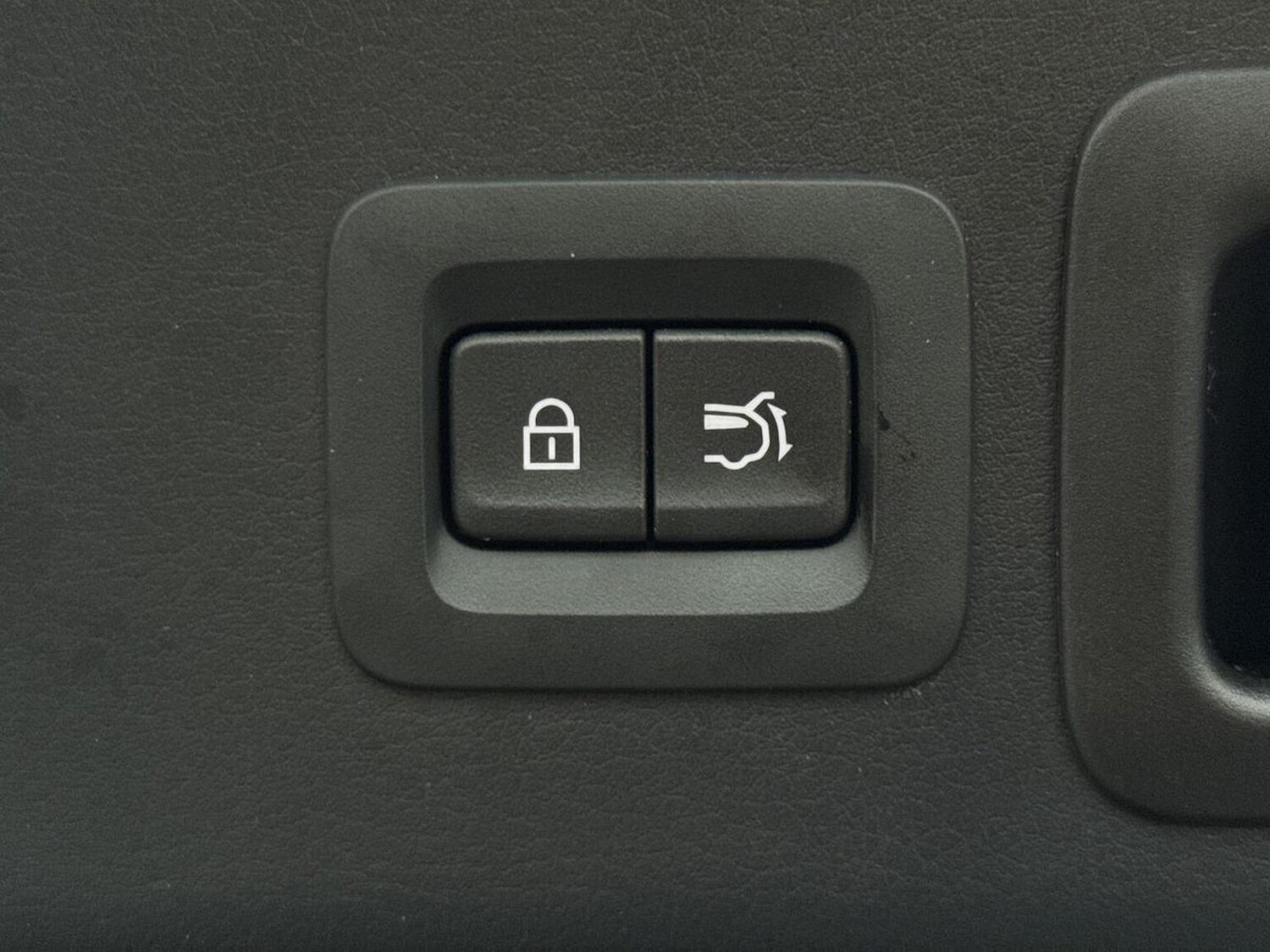 Used Mazda CX-30 2023 for sale - 76860070: Photo 31