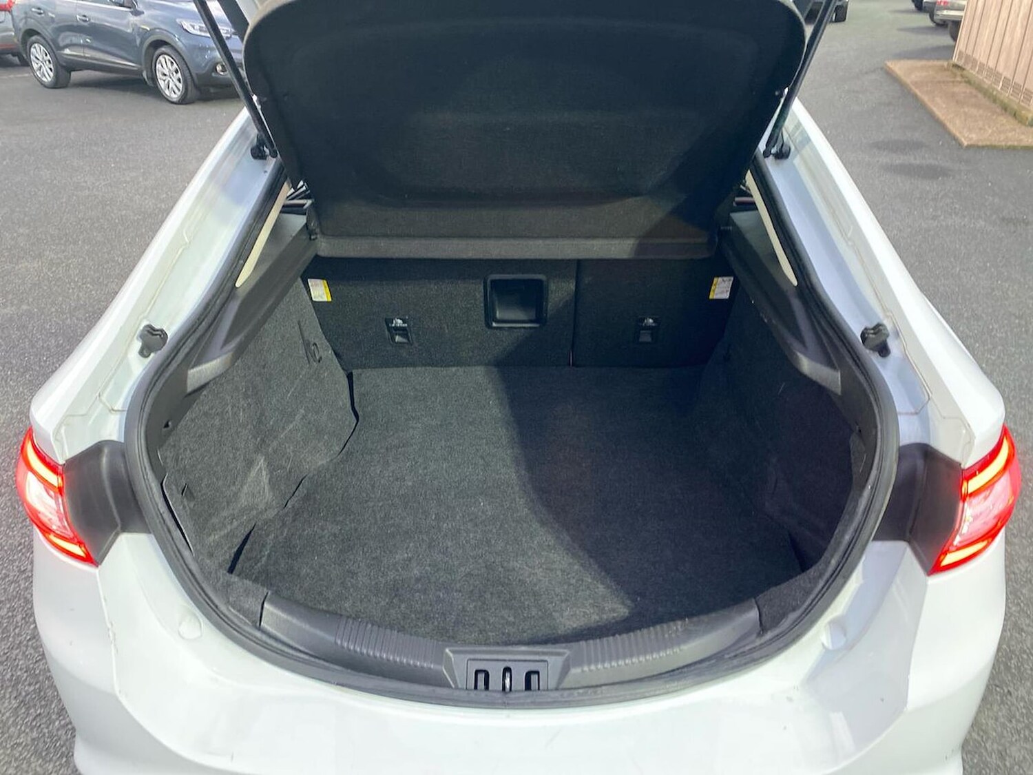 Used Ford Mondeo 2016 for sale - 76681681: Photo 17