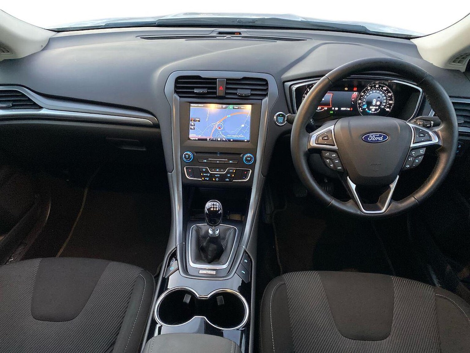 Used Ford Mondeo 2016 for sale - 76681681: Photo 8