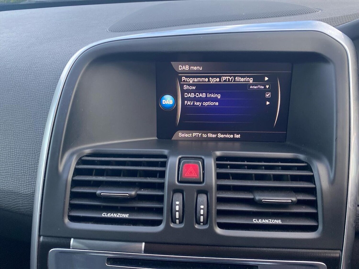 Used Volvo XC60 2017 for sale - 77759326: Photo 24