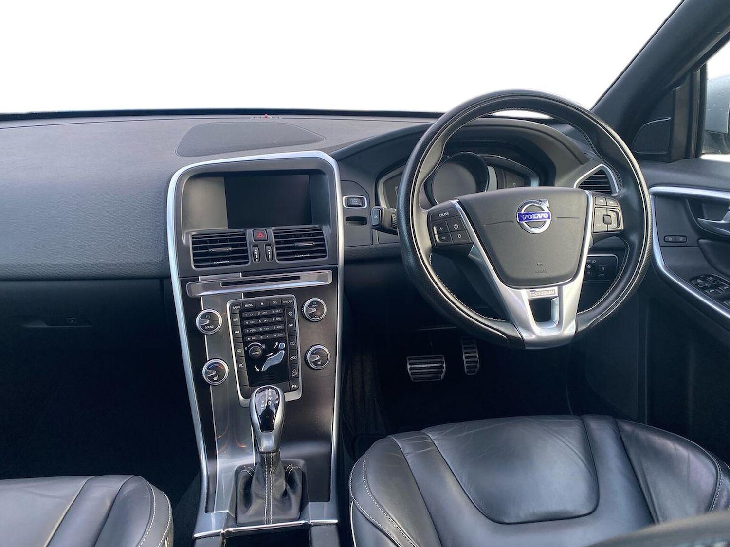 Used Volvo XC60 2017 for sale - 77759326: Photo 8