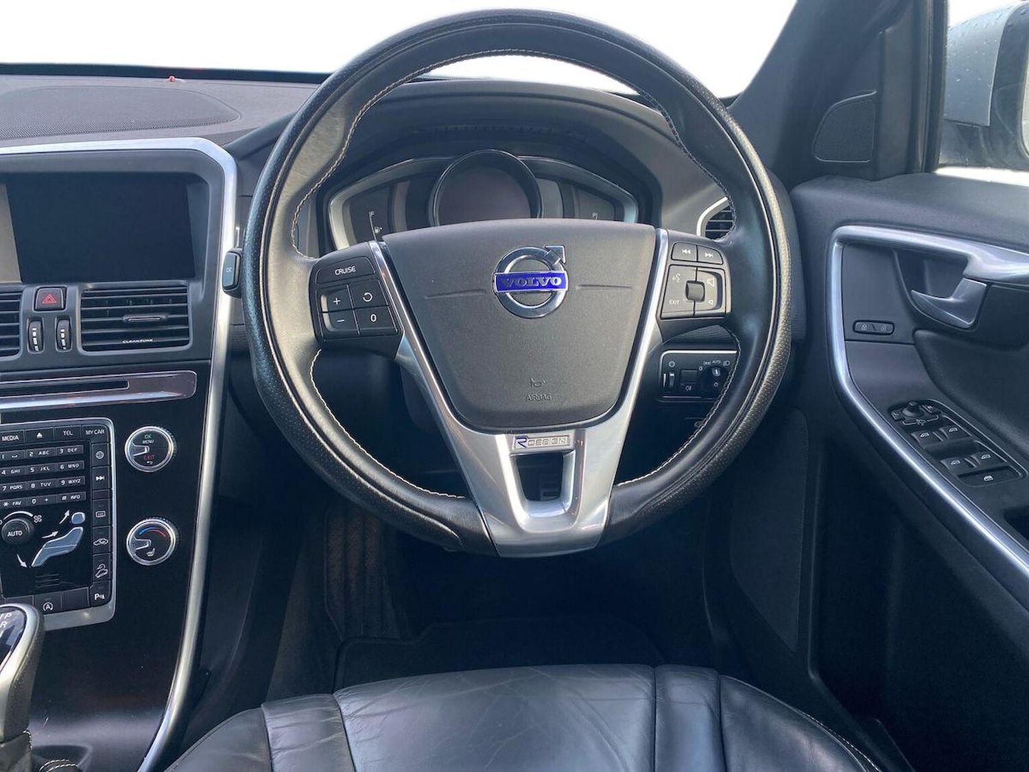 Used Volvo XC60 2017 for sale - 77759326: Photo 9