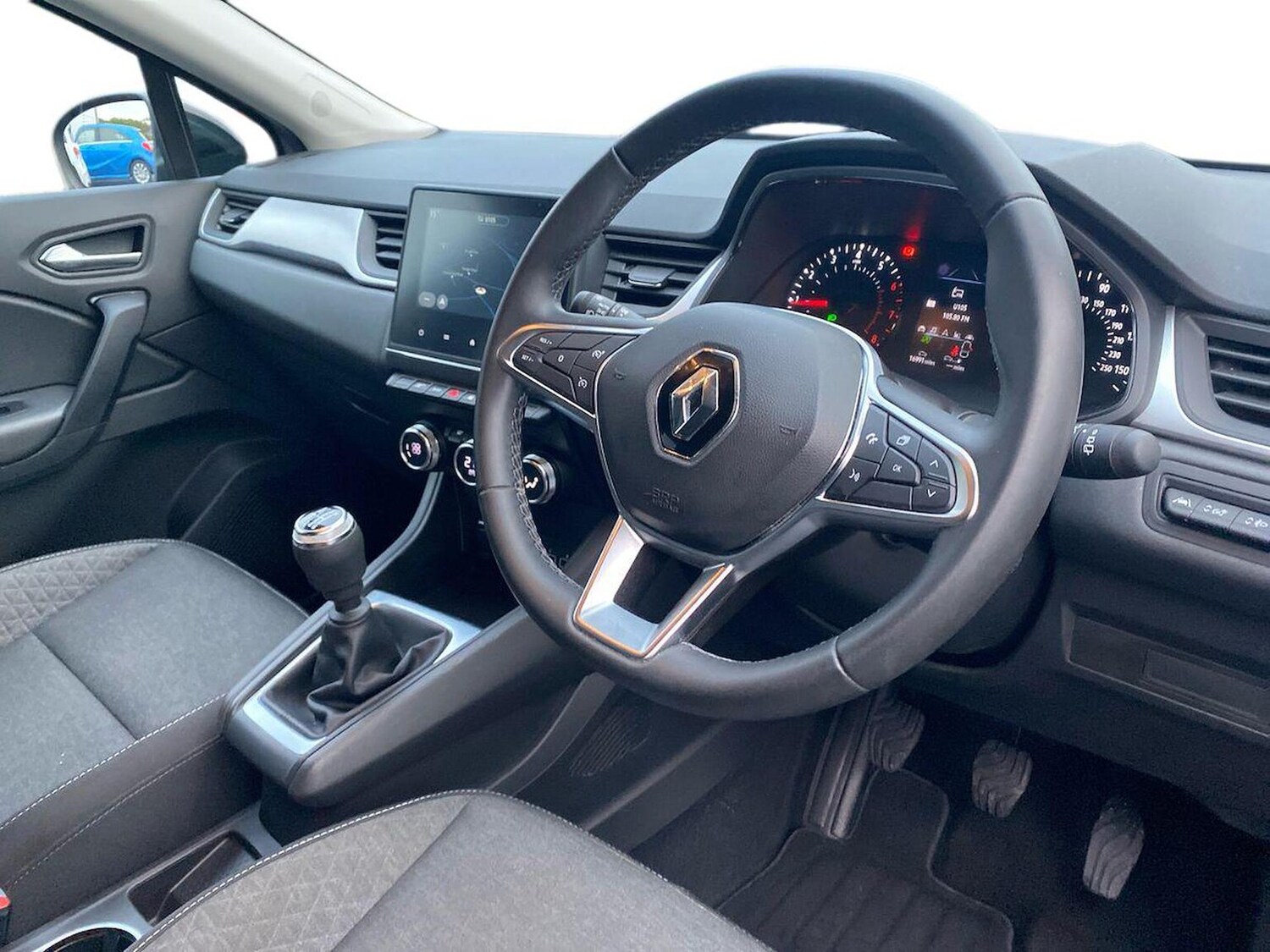 Used Renault Captur 2023 for sale - 76437245: Photo 15