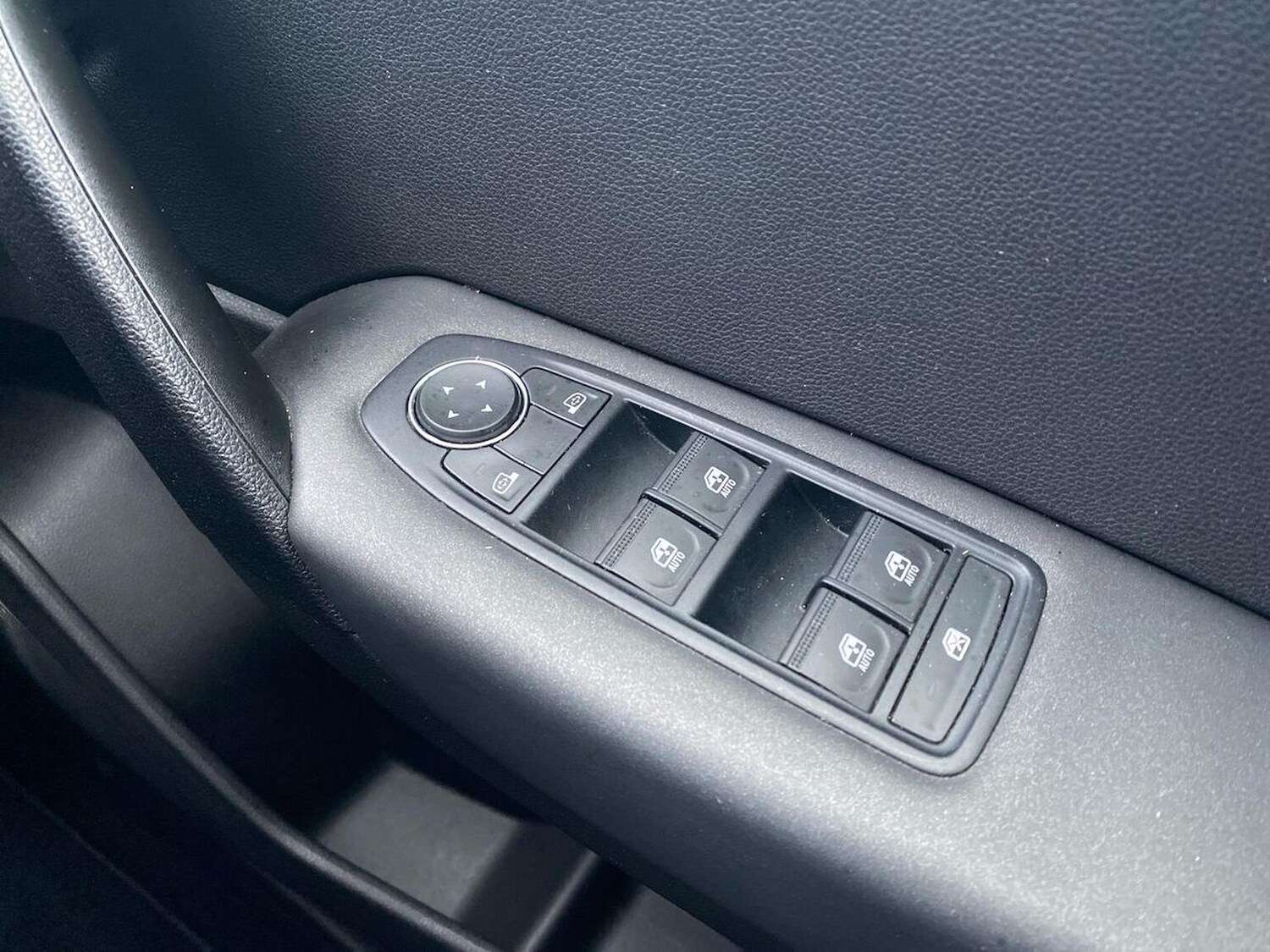 Used Renault Captur 2023 for sale - 76437245: Photo 21