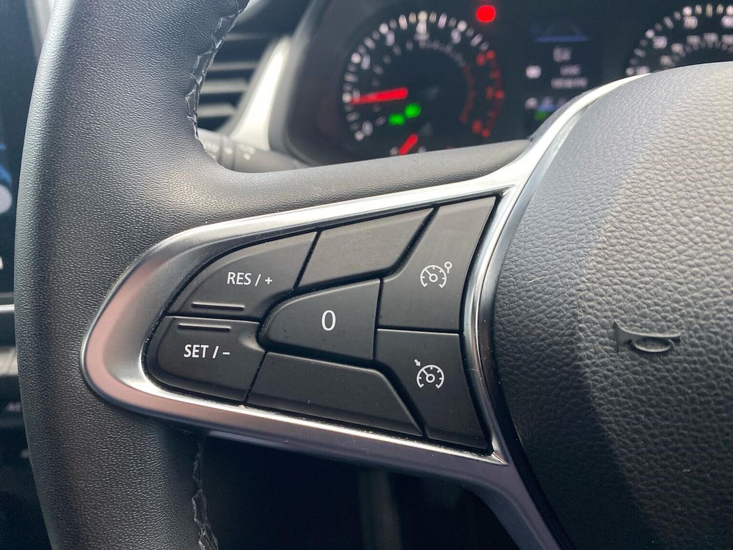 Used Renault Captur 2023 for sale - 76437245: Photo 27