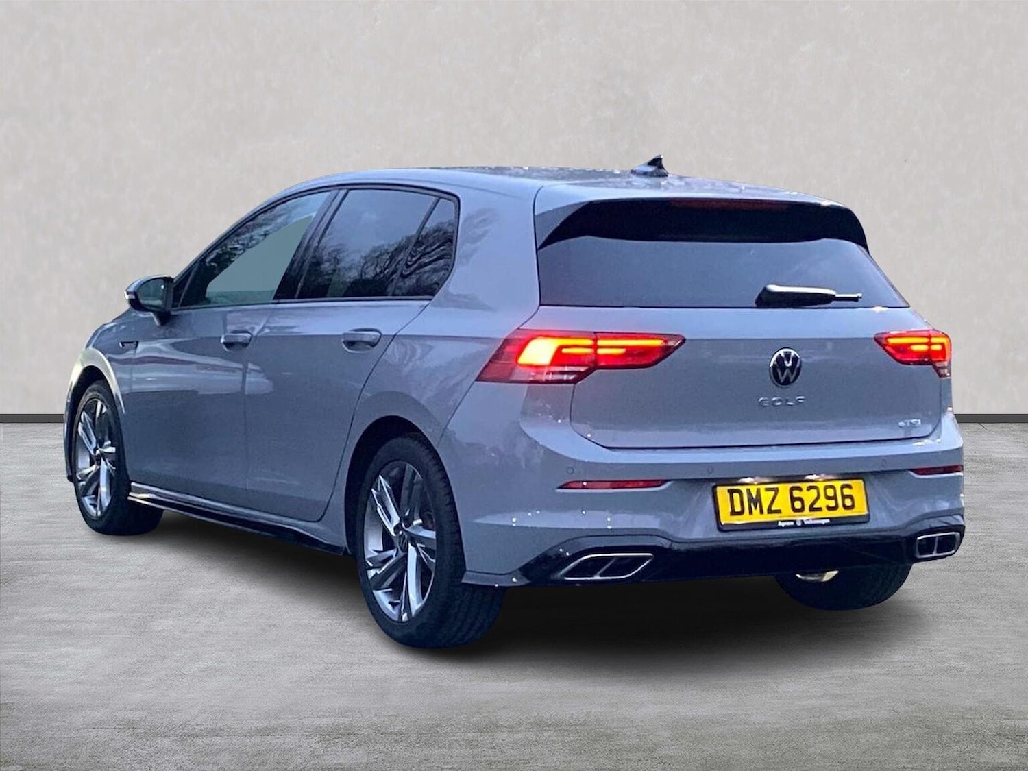 Used Volkswagen Golf 2024 for sale - 76904982: Photo 2