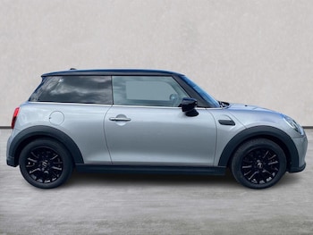 Used MINI Hatch 2023 for sale - 78502401: Photo