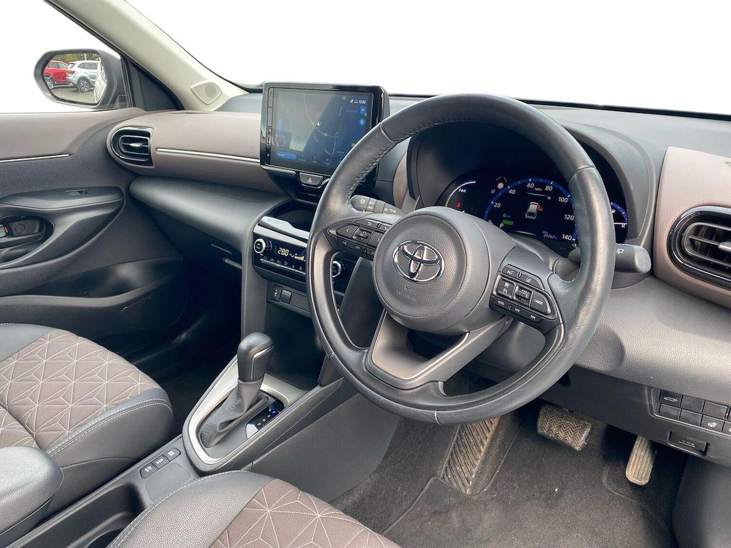 Used Toyota Yaris Cross 2022 for sale - 77488232: Photo 15