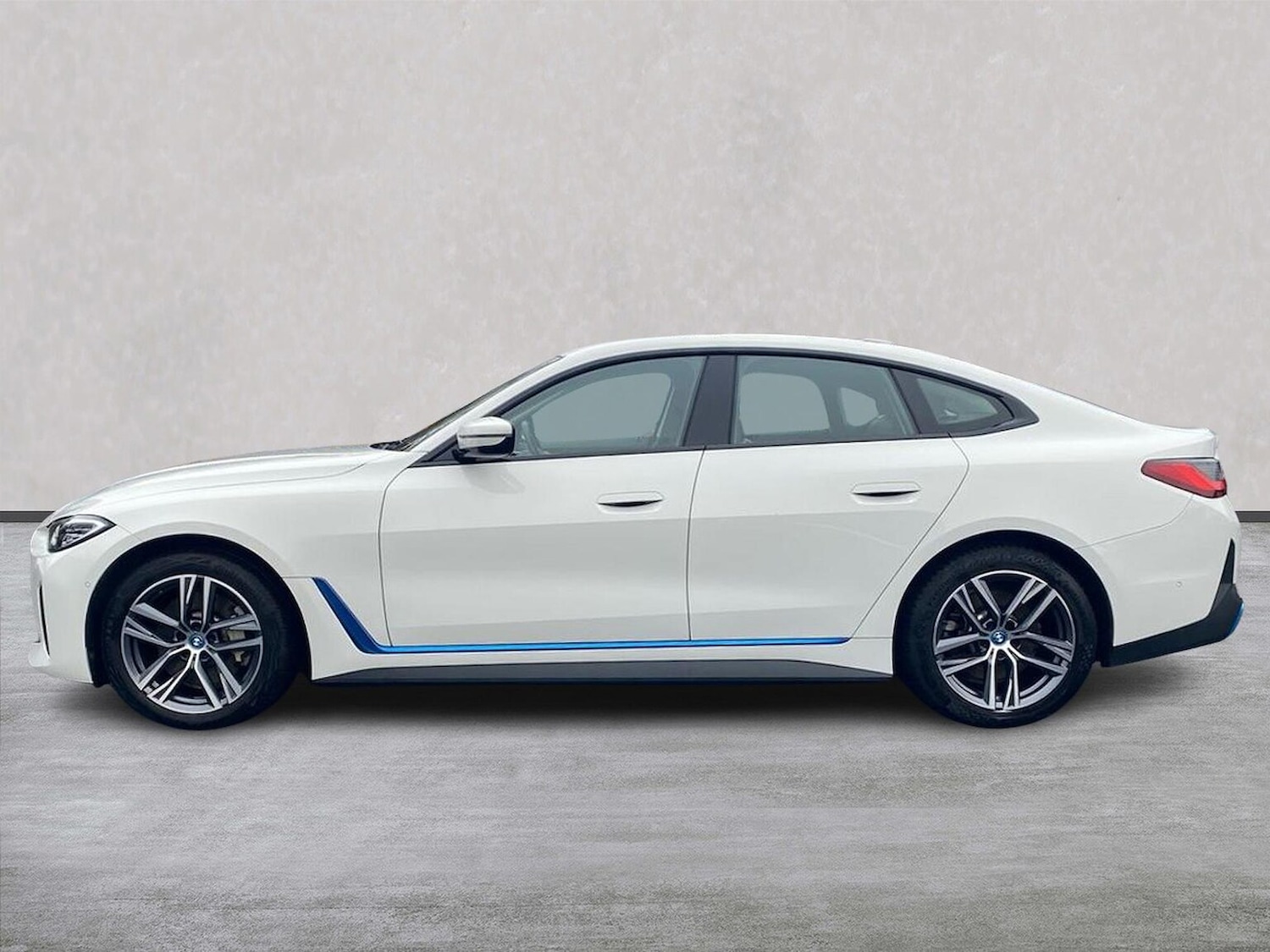 Used BMW i4 2022 for sale - 77073175: Photo 3