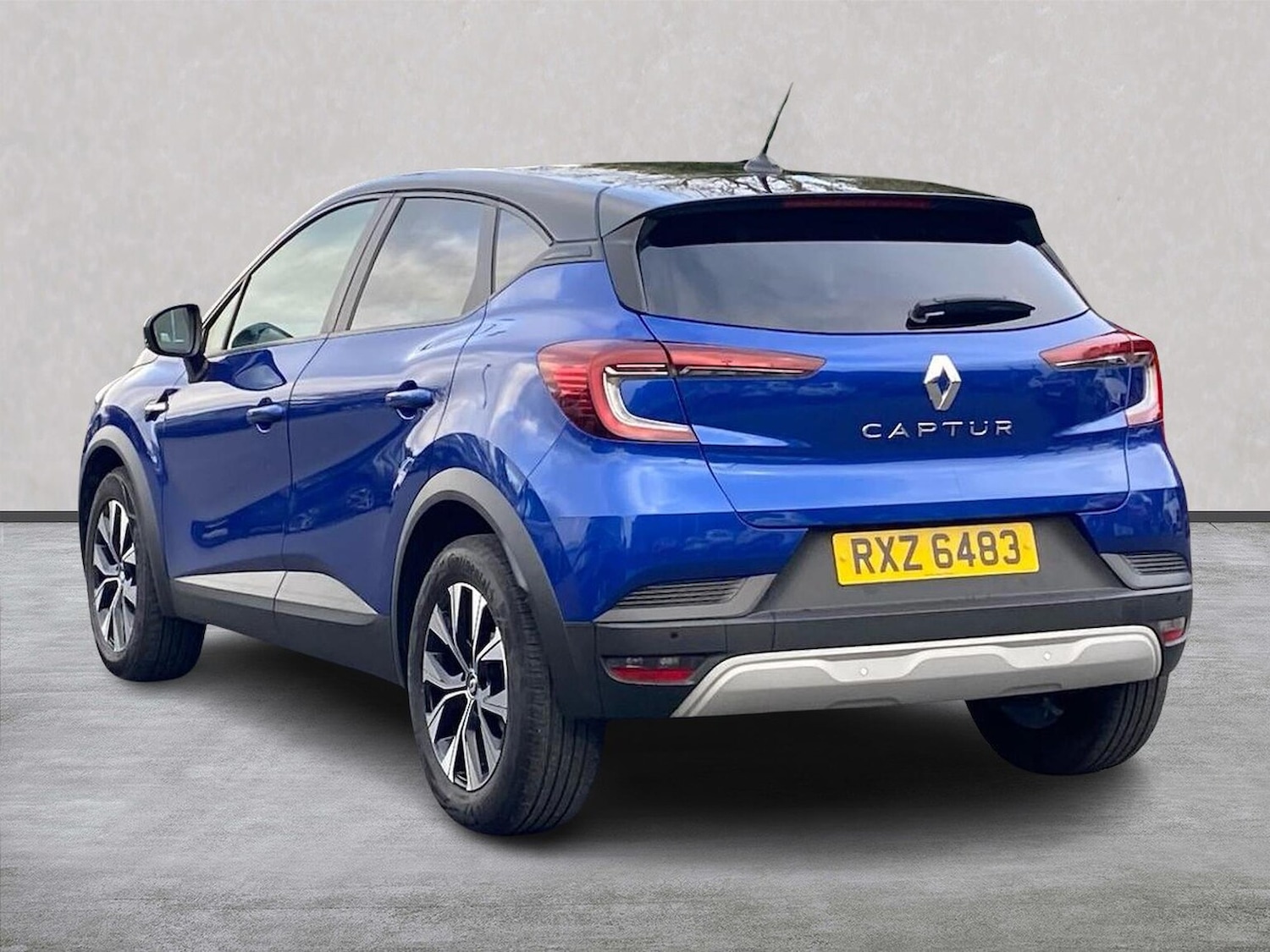 Used Renault Captur 2022 for sale - 77489981: Photo 2