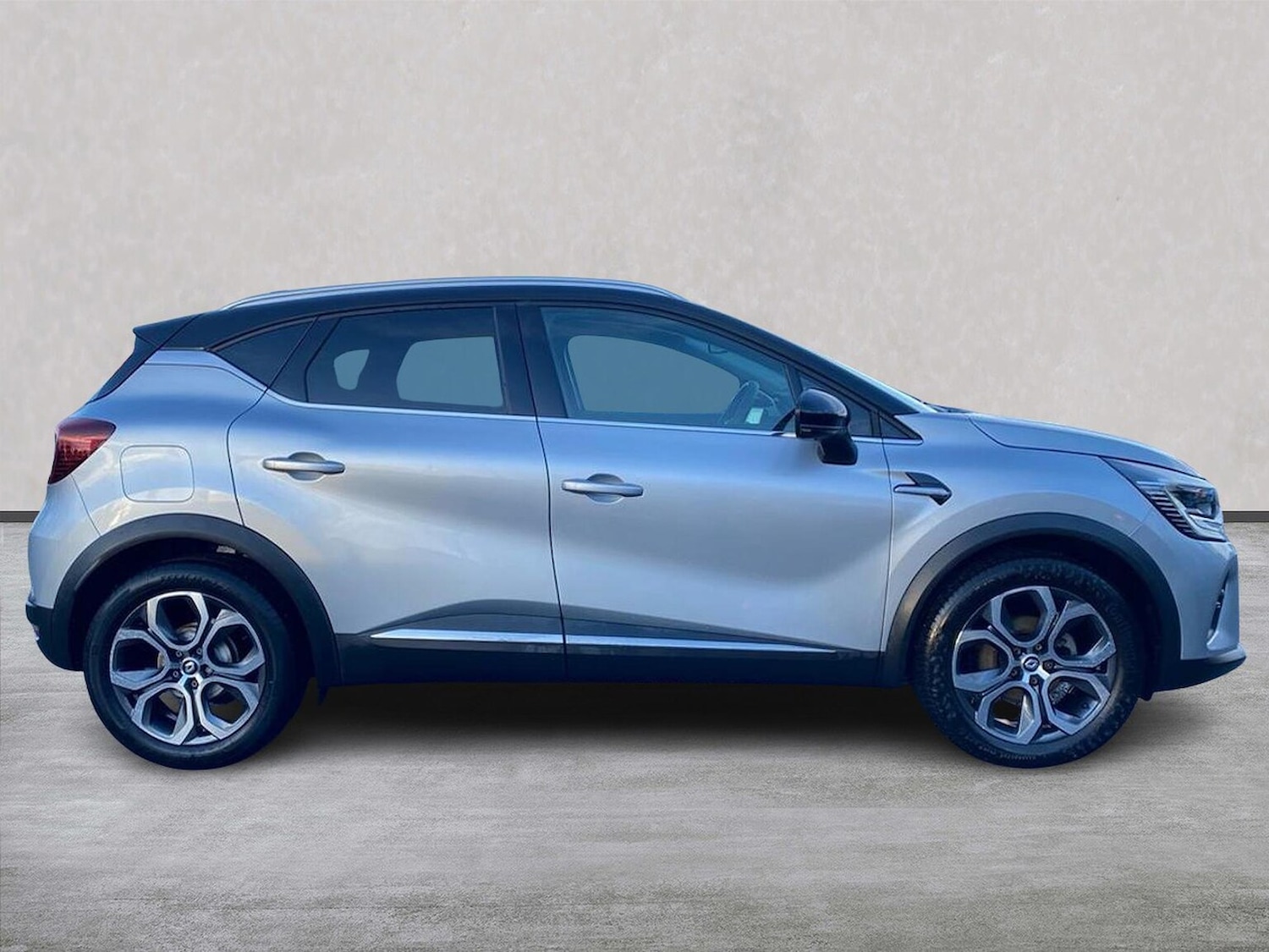 Used Renault Captur 2022 for sale - 77603699: Photo 3