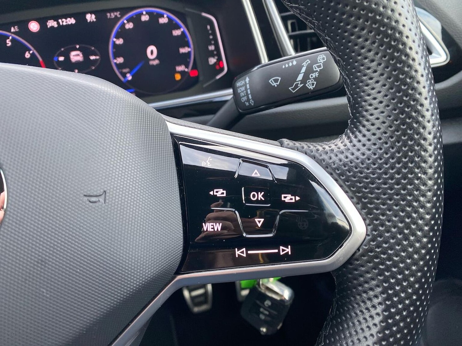 Used Volkswagen T-Roc 2022 for sale - 77676338: Photo 26