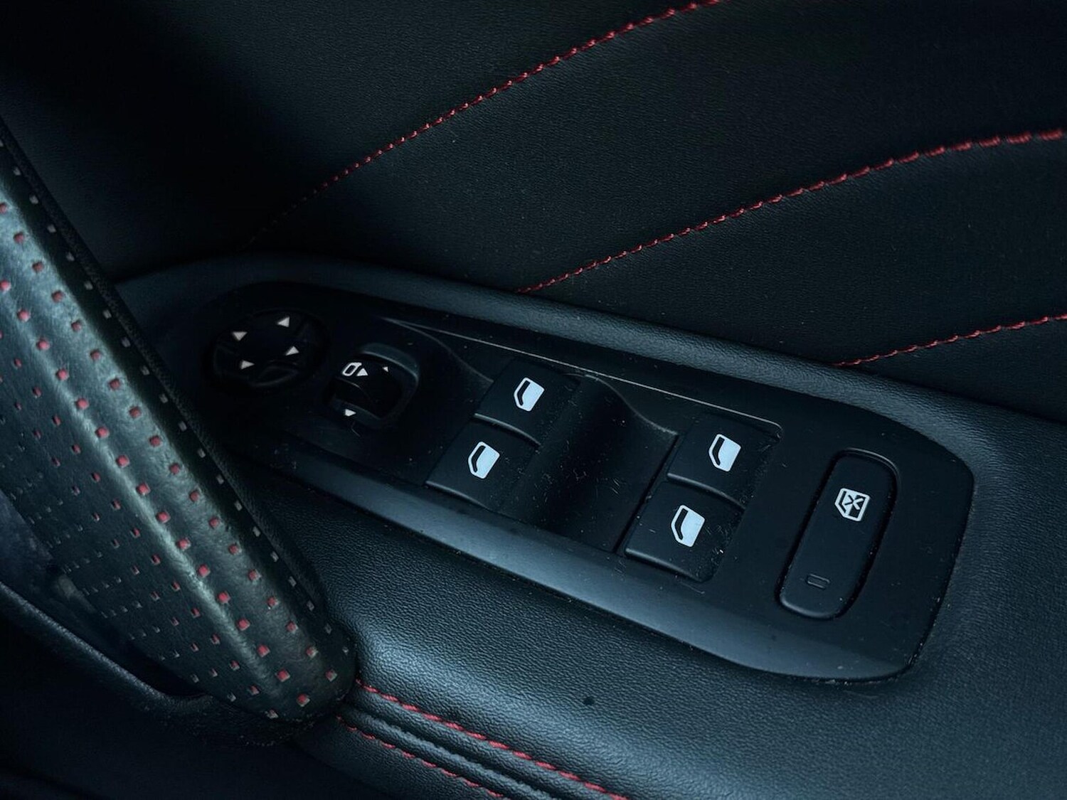 Used Peugeot 308 2018 for sale - 76637776: Photo 21