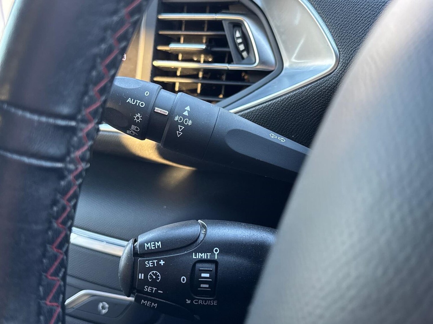 Used Peugeot 308 2018 for sale - 76637776: Photo 29