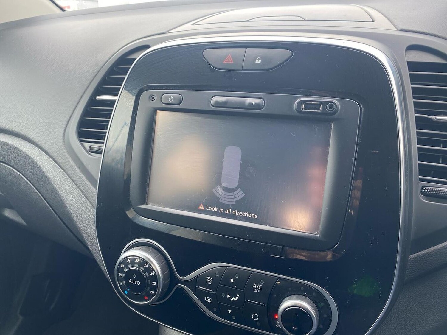 Used Renault Captur 2017 for sale - 78193635: Photo 25