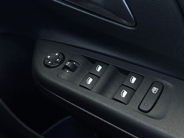 Used Vauxhall Corsa 2023 for sale - 76263301: Photo 21