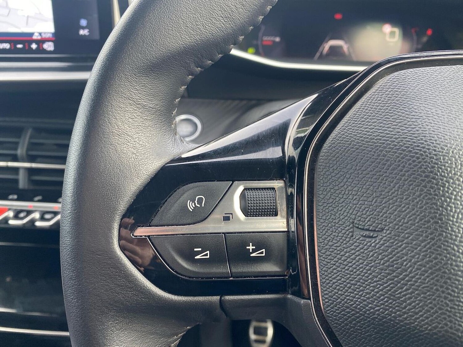 Used Peugeot 2008 2022 for sale - 76807522: Photo 27