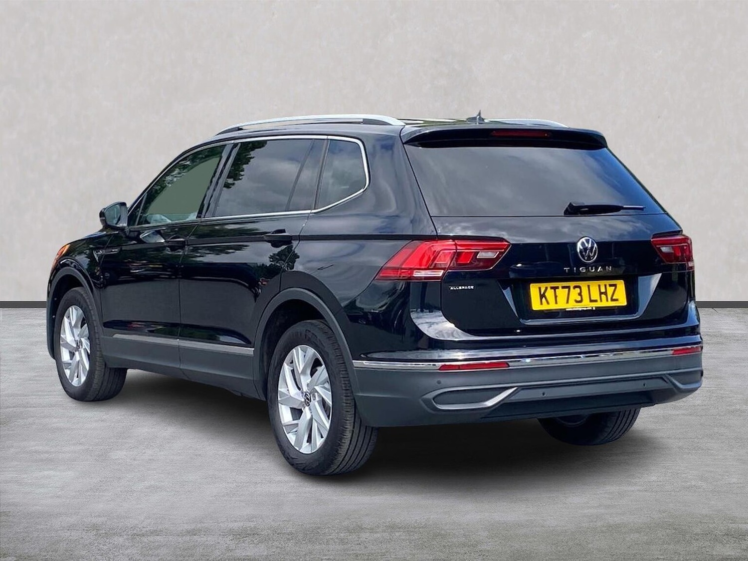 Used Volkswagen Tiguan Allspace 2024 for sale - 76600124: Photo 2