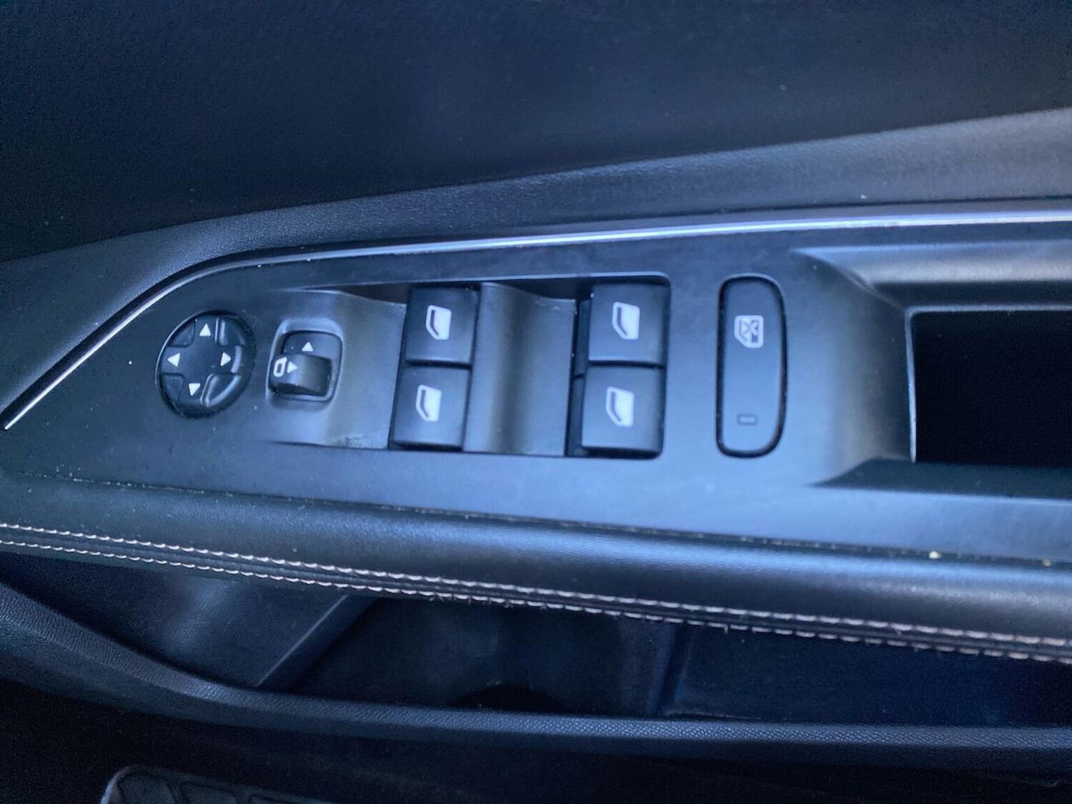 Used Peugeot 5008 2020 for sale - 78193641: Photo 23