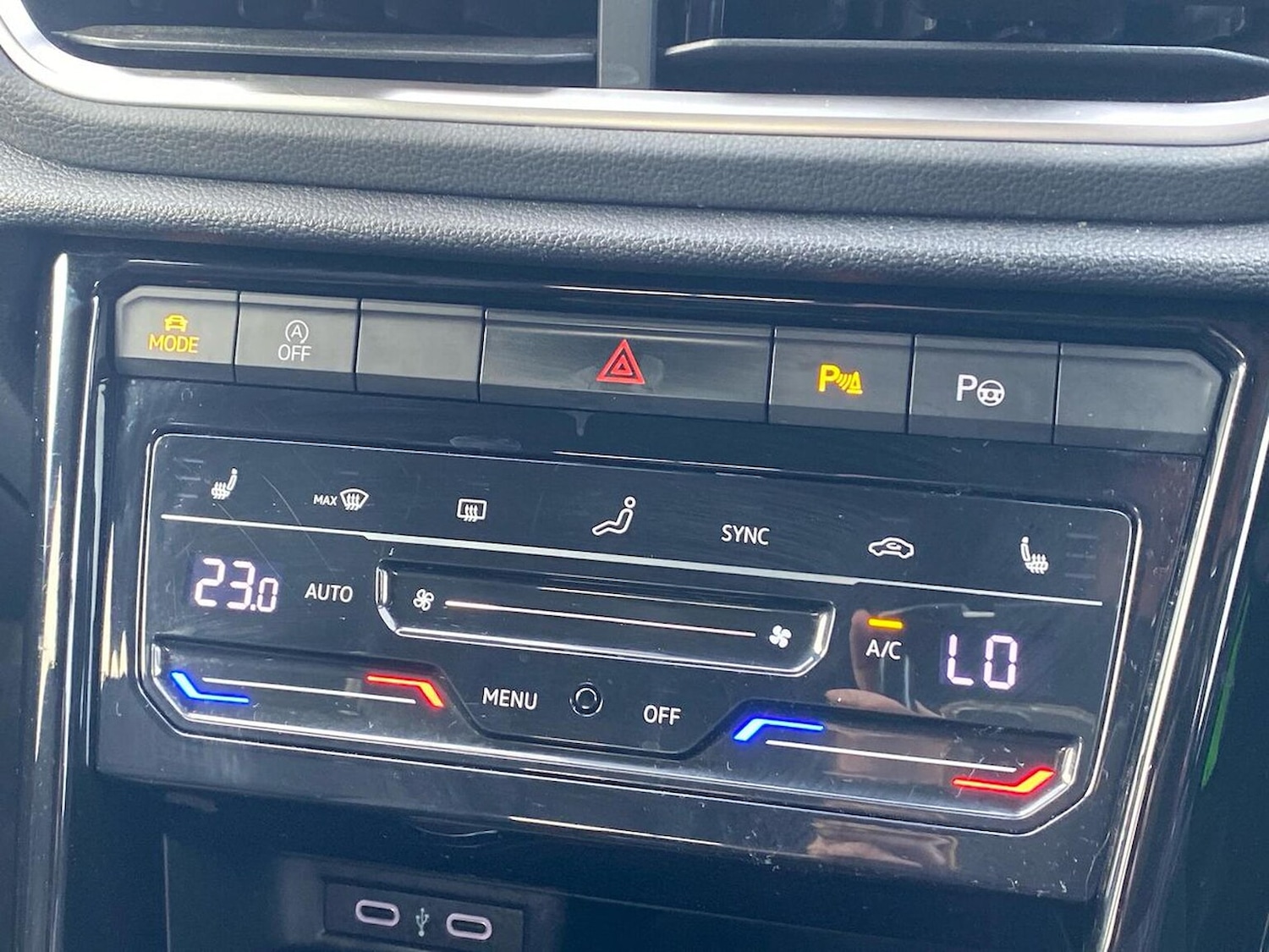 Used Volkswagen T-Roc 2023 for sale - 78193657: Photo 24