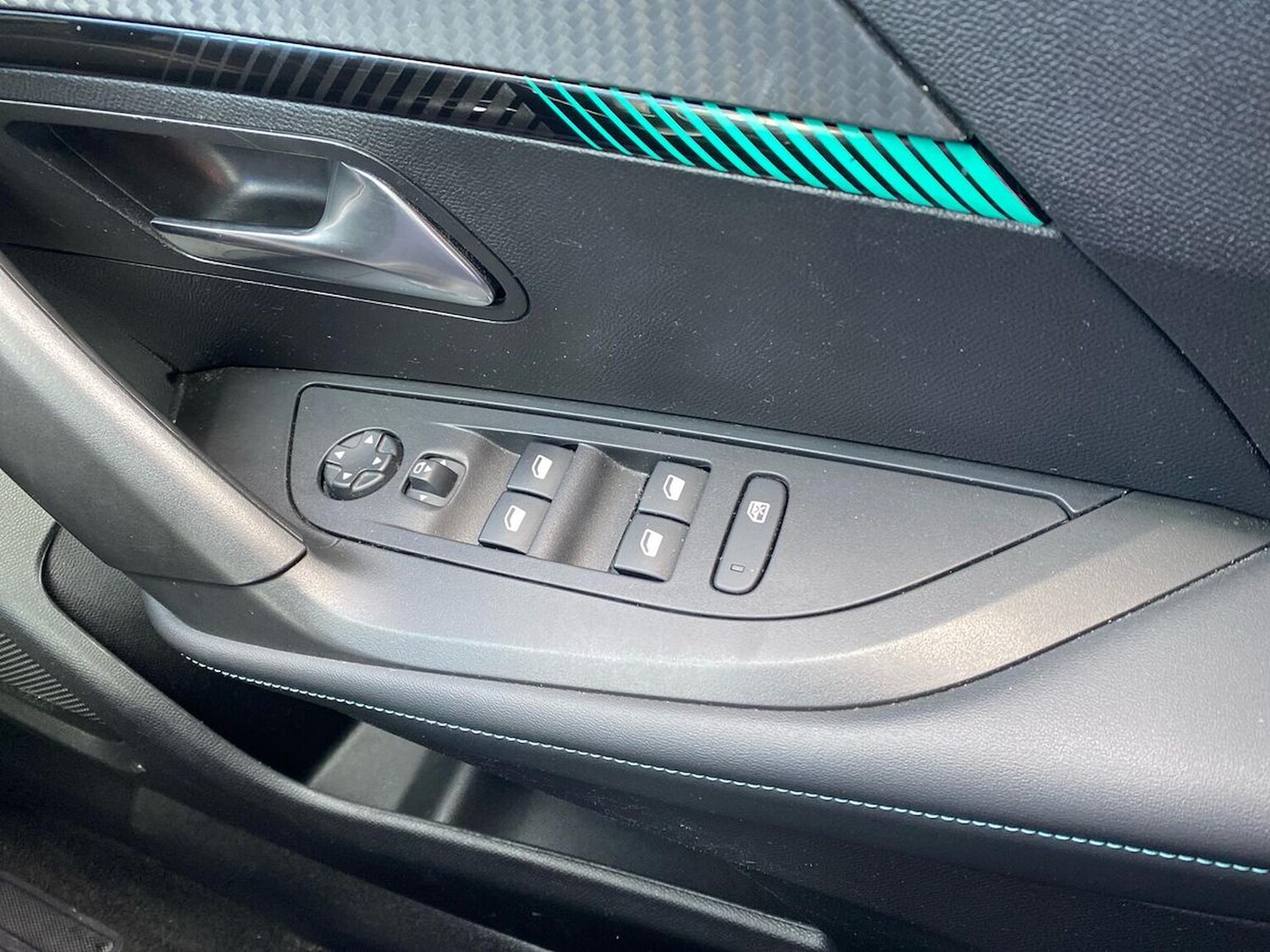 Used Peugeot 2008 2023 for sale - 78193632: Photo 23