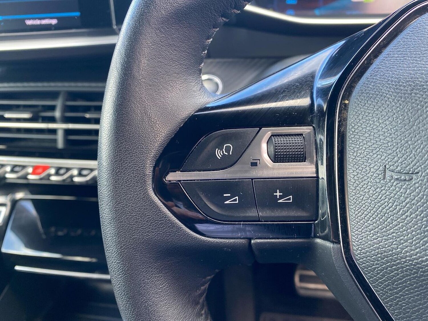 Used Peugeot 2008 2023 for sale - 78193632: Photo 29