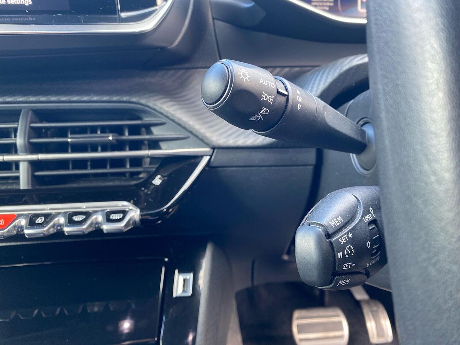 Used Peugeot 2008 2023 for sale - 78193632: Photo 31