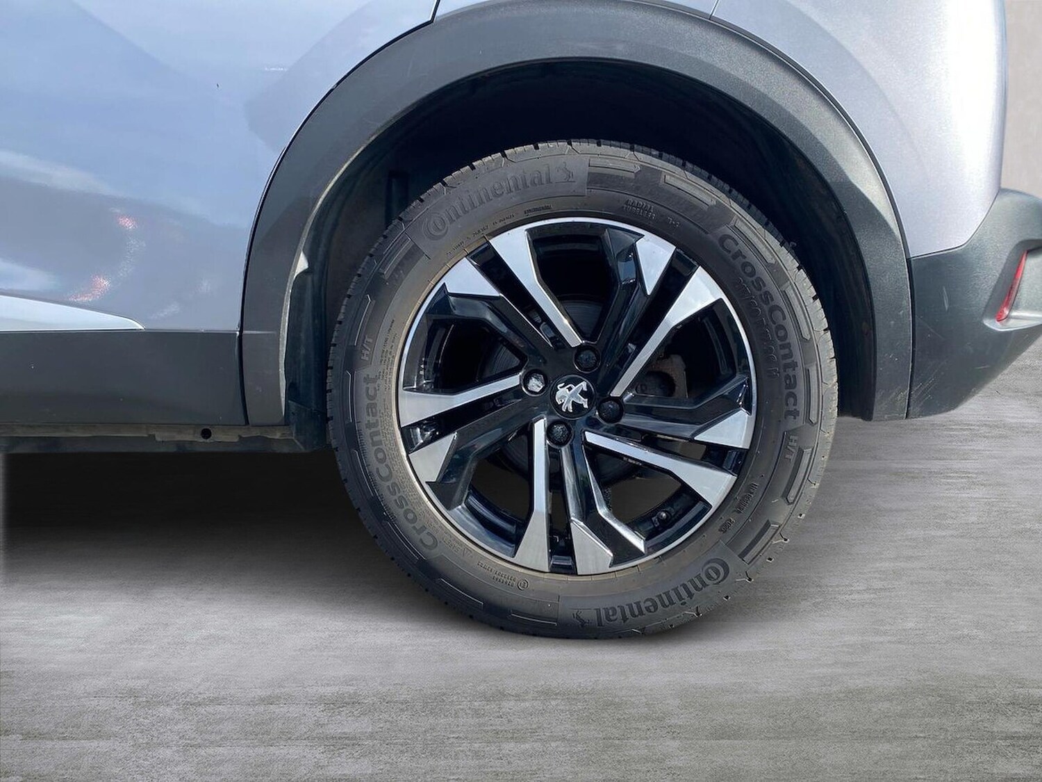 Used Peugeot 2008 2023 for sale - 78193632: Photo 8