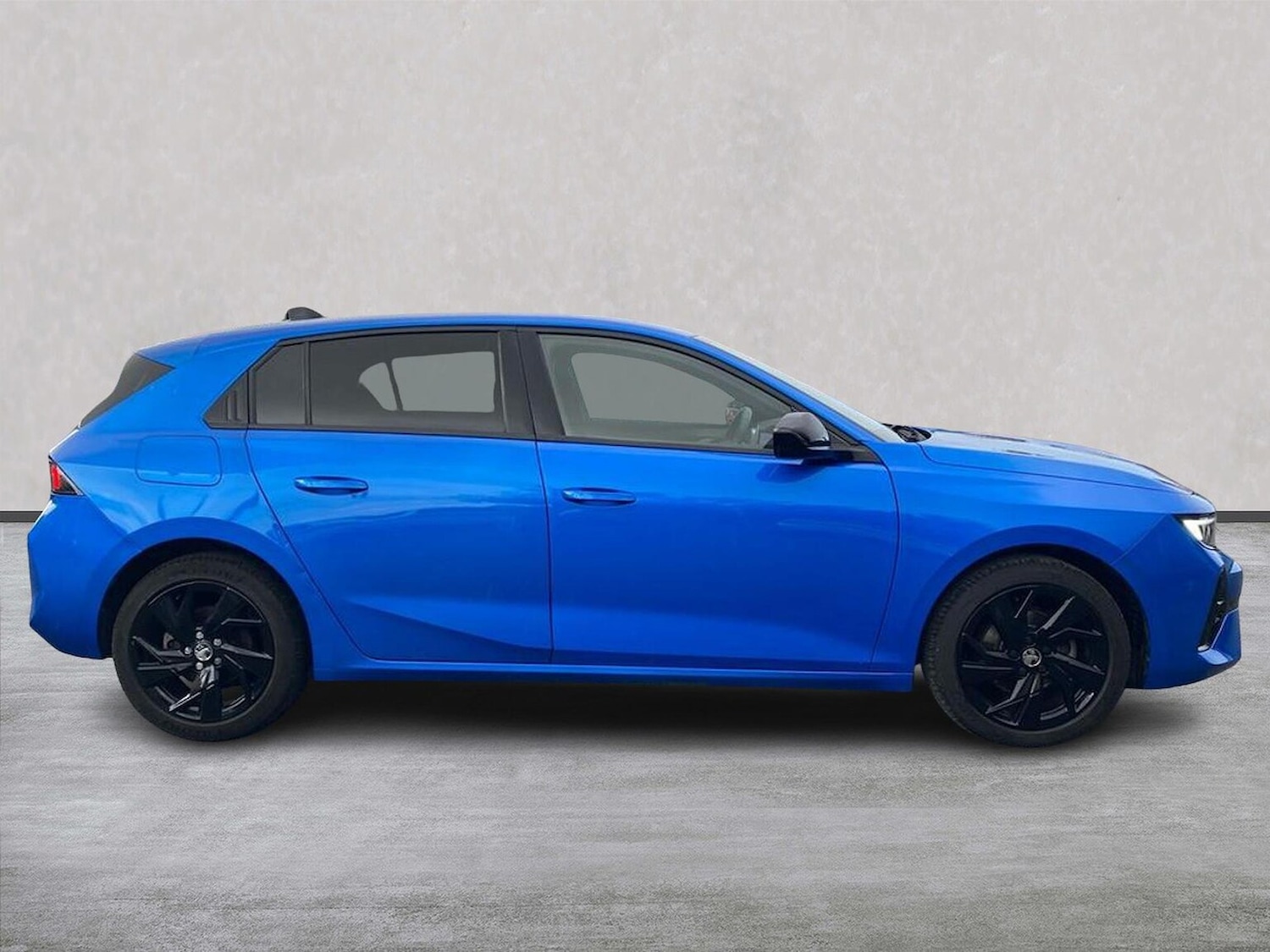 Used Vauxhall Astra 2023 for sale - 76292984: Photo 3