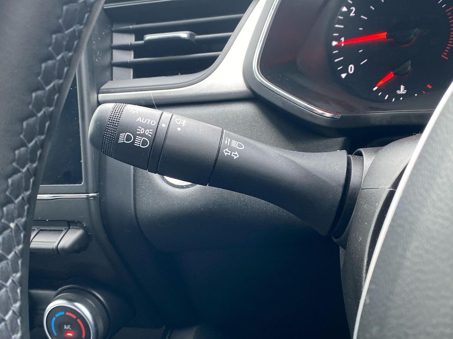 Used Renault Captur 2022 for sale - 76347006: Photo 29
