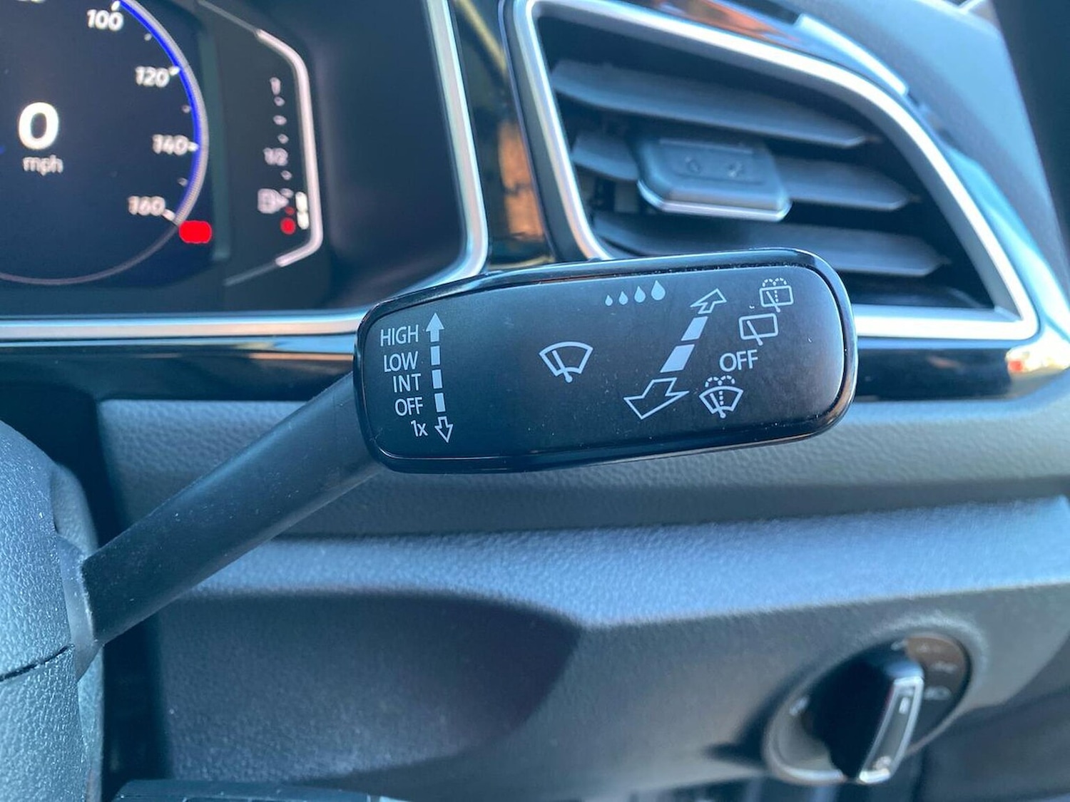 Used Volkswagen T-Roc 2022 for sale - 77635465: Photo 27