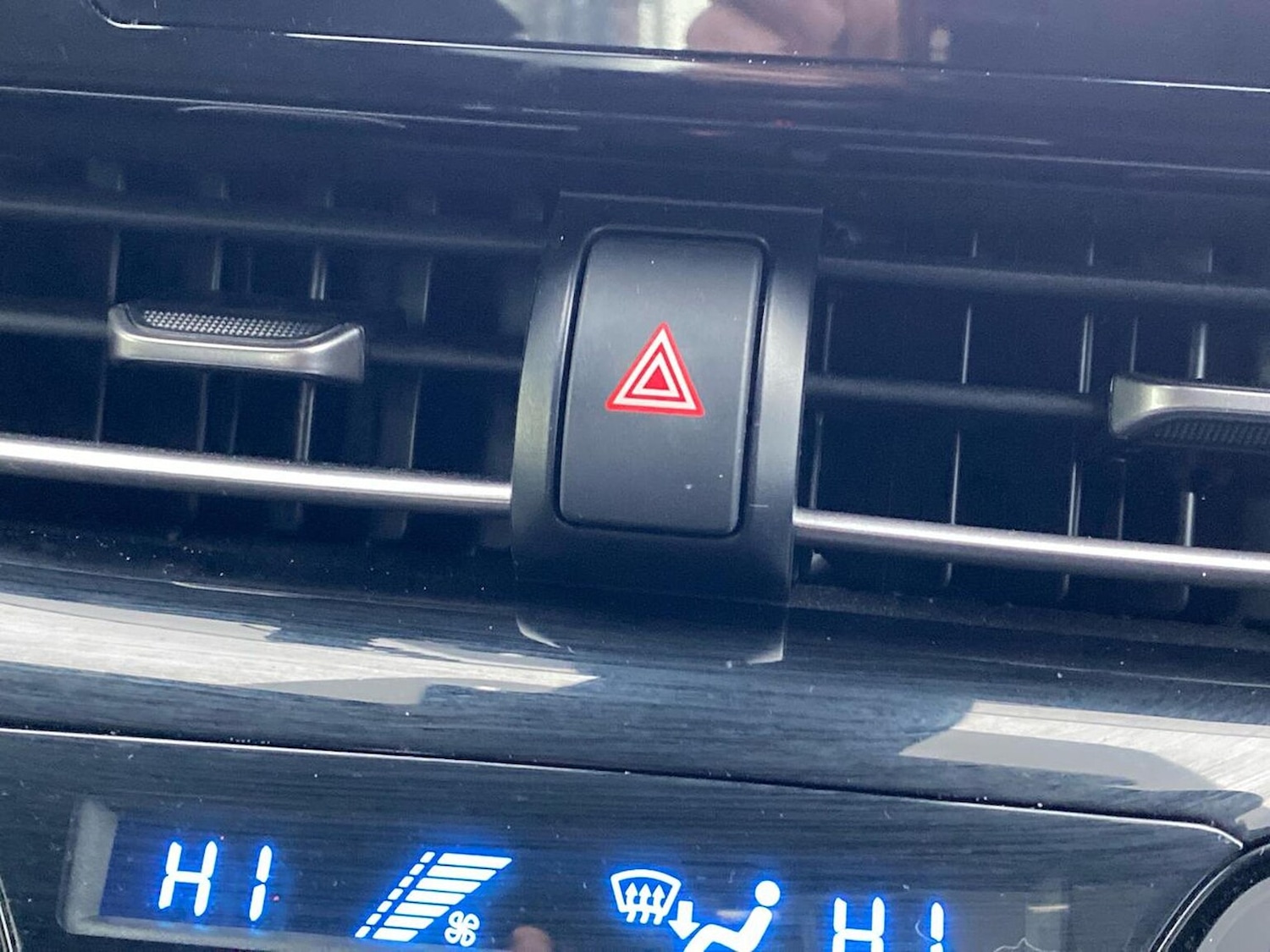 Used Toyota C-HR 2022 for sale - 77707385: Photo 22