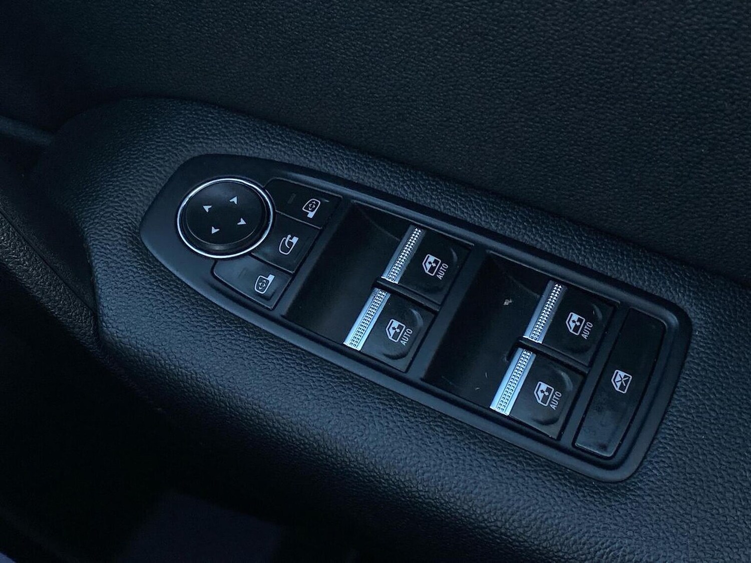 Used Renault Captur 2023 for sale - 78192595: Photo 23