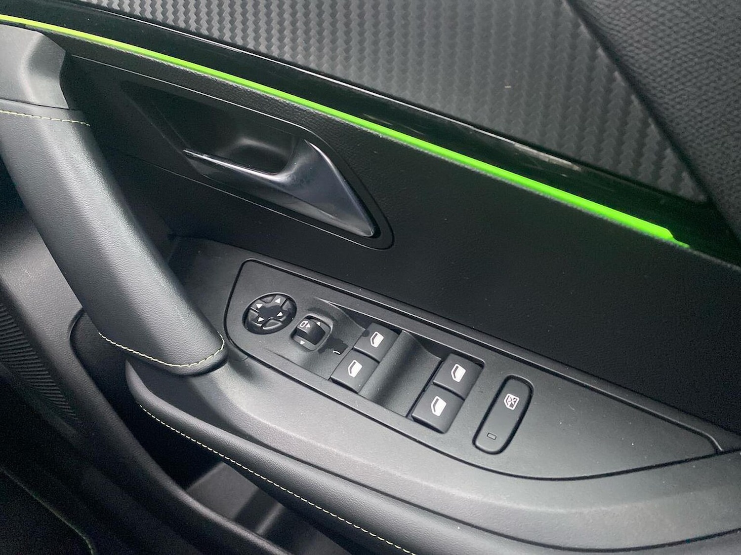 Used Peugeot 2008 2022 for sale - 76651217: Photo 21