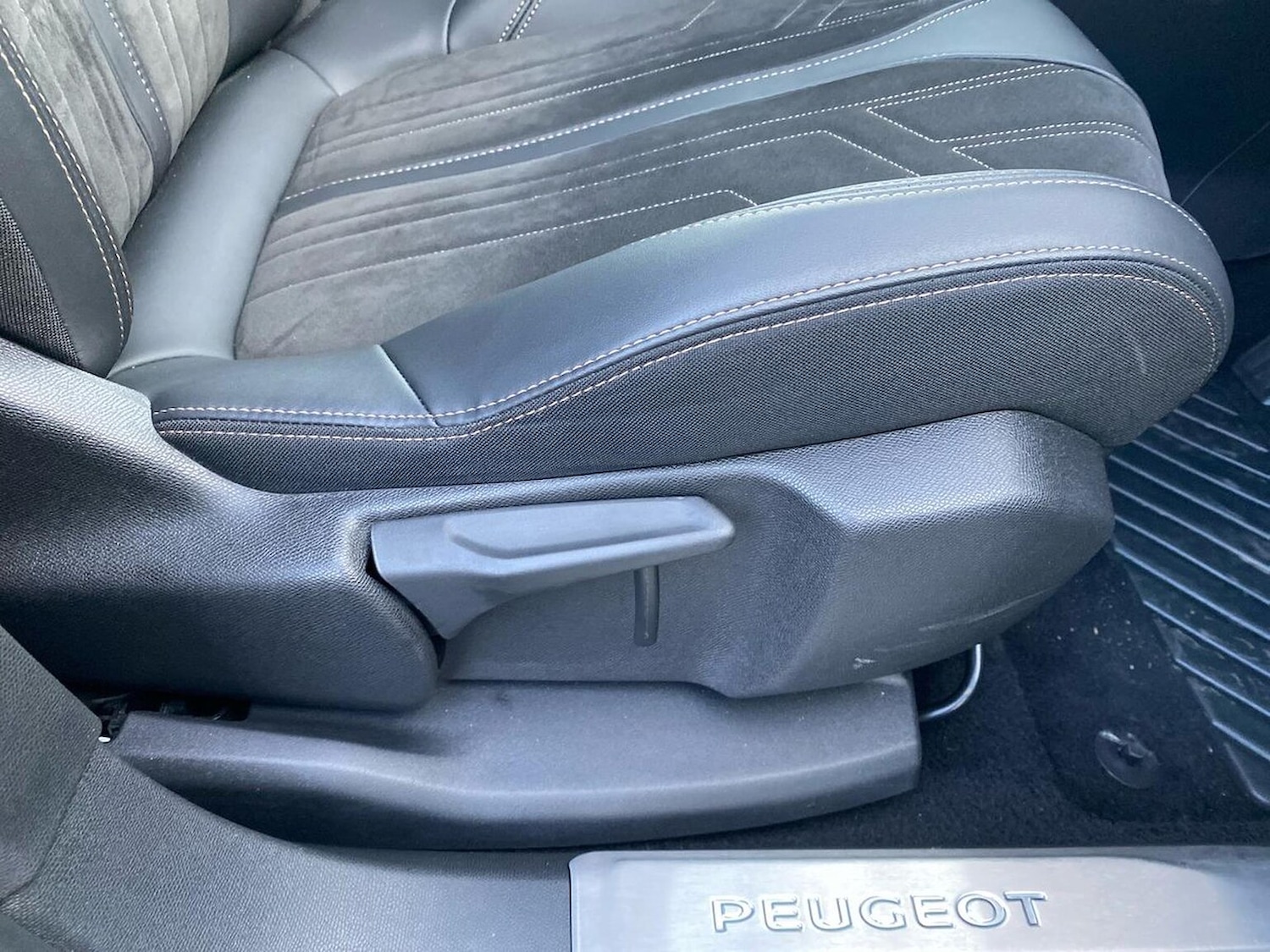 Used Peugeot 3008 2022 for sale - 77069963: Photo 30