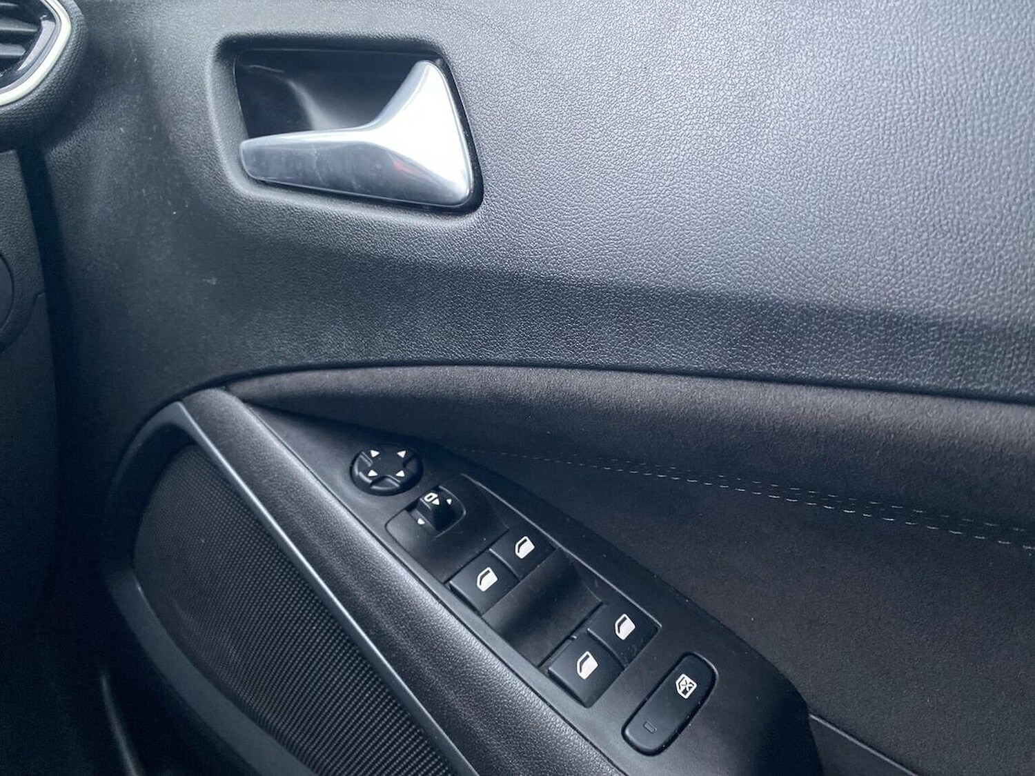 Used Vauxhall Crossland 2023 for sale - 77845370: Photo 21