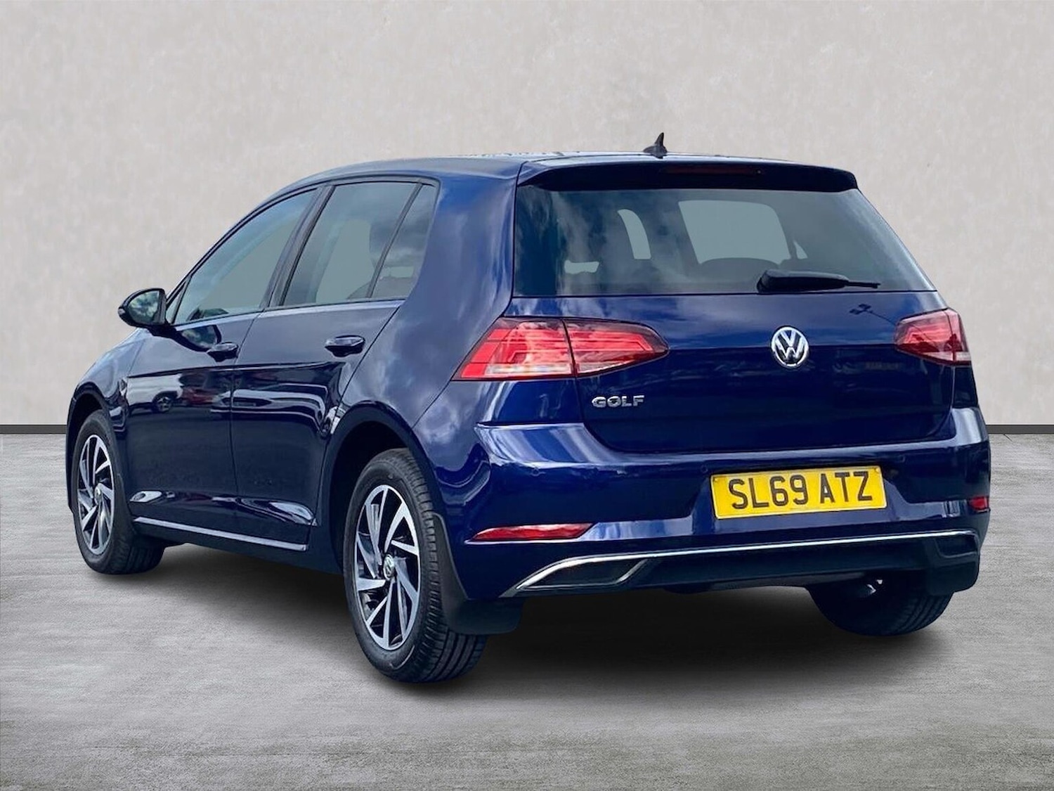 Used Volkswagen Golf 2019 for sale - 76374333: Photo 2