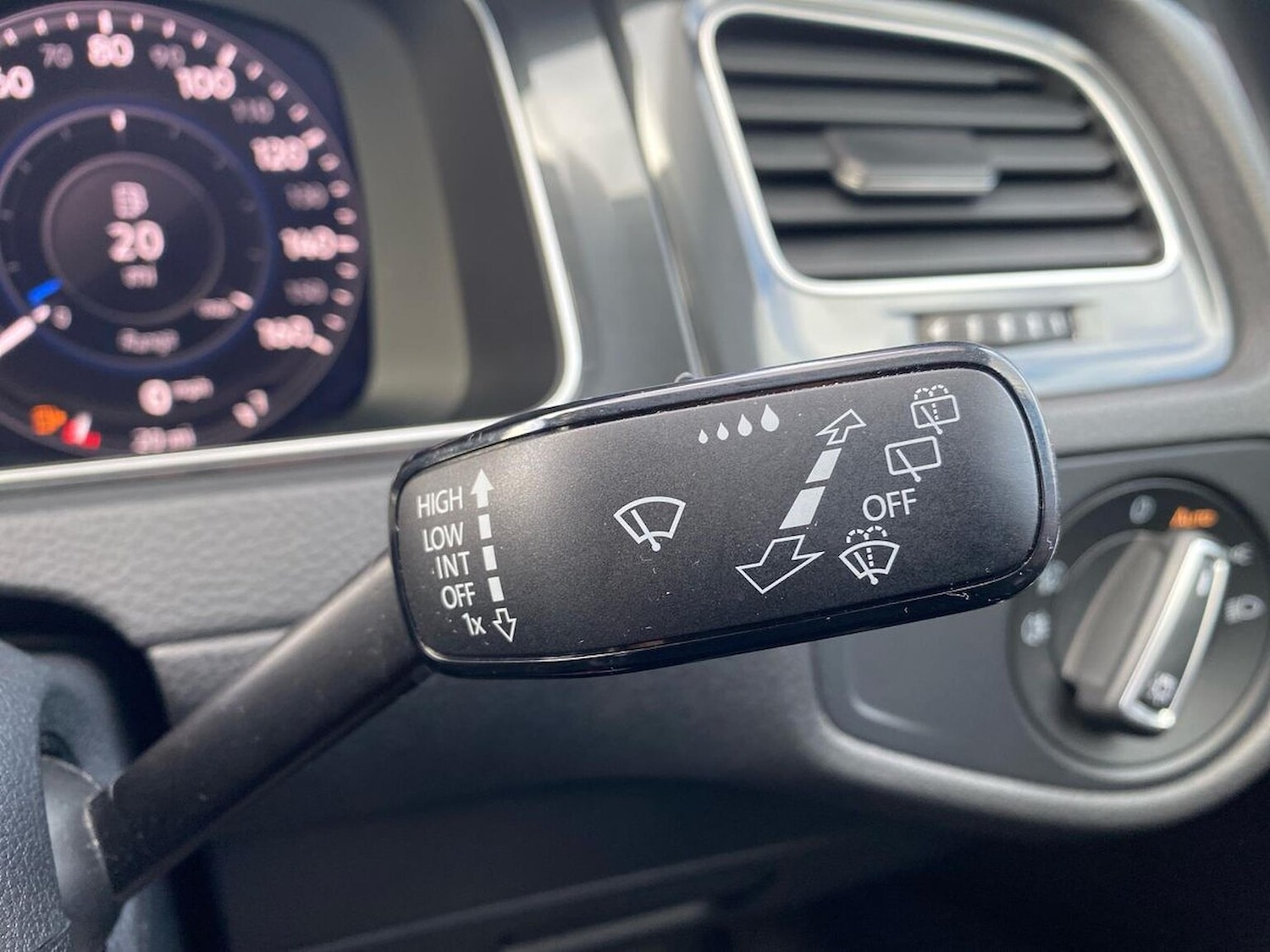 Used Volkswagen Golf 2019 for sale - 76374333: Photo 26