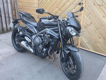 Used Triumph STREET 2022 for sale - bike-79425853: Photo